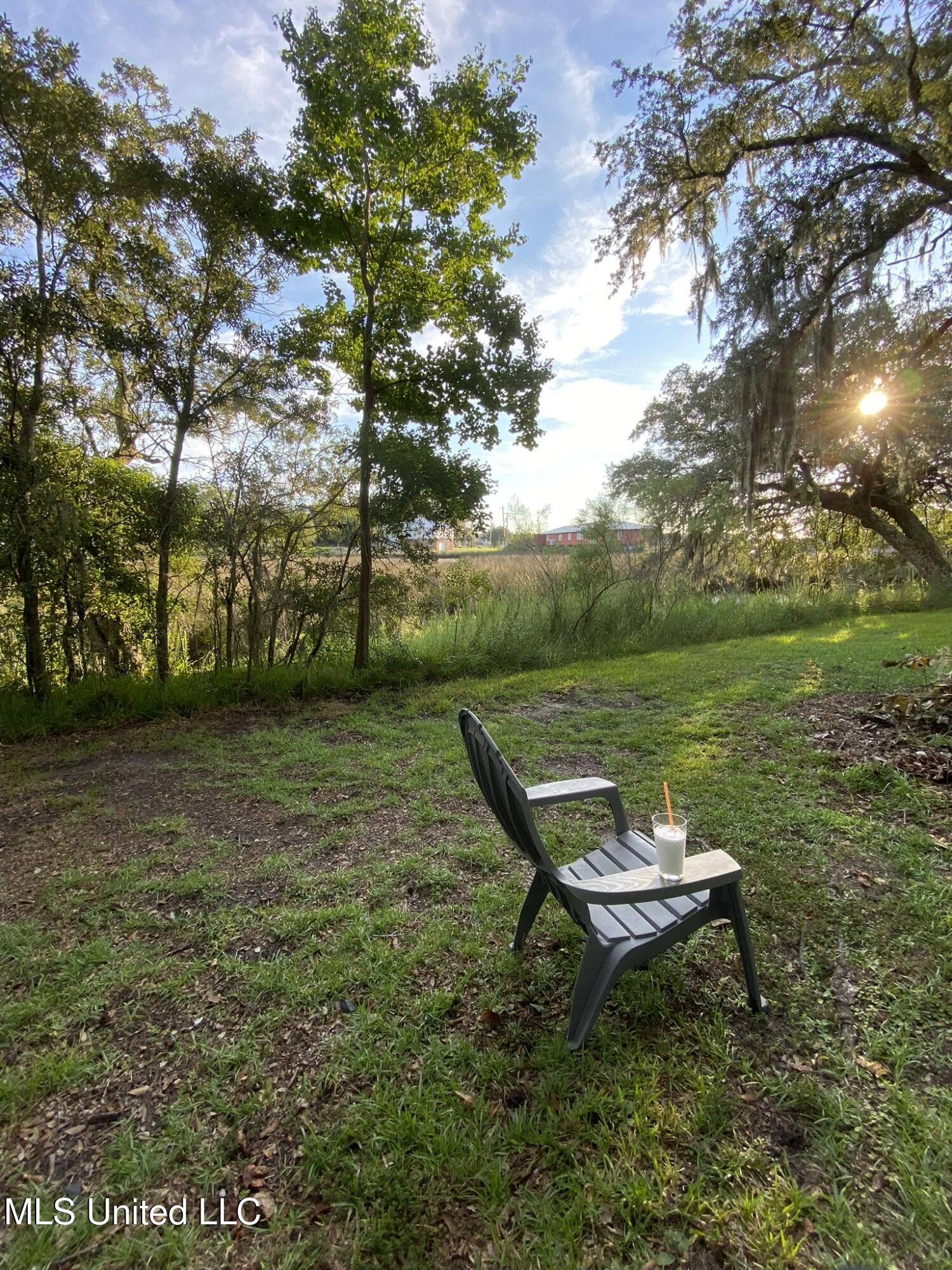 Pascagoula, Mississippi 39567, United States, 2 Bedrooms Bedrooms, ,1 BathroomBathrooms,Residential,Pending,182458