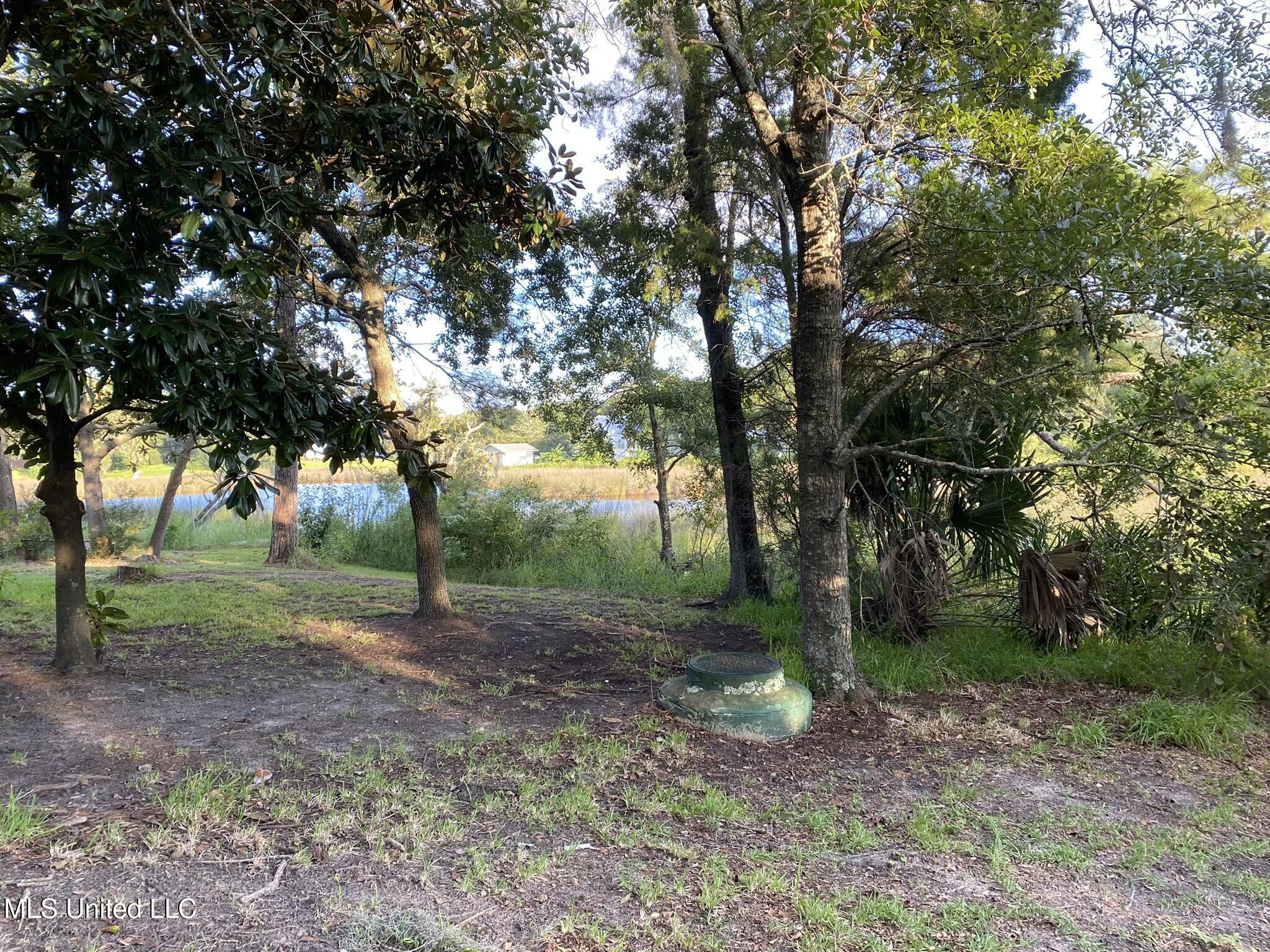 Pascagoula, Mississippi 39567, United States, 2 Bedrooms Bedrooms, ,1 BathroomBathrooms,Residential,Pending,182458