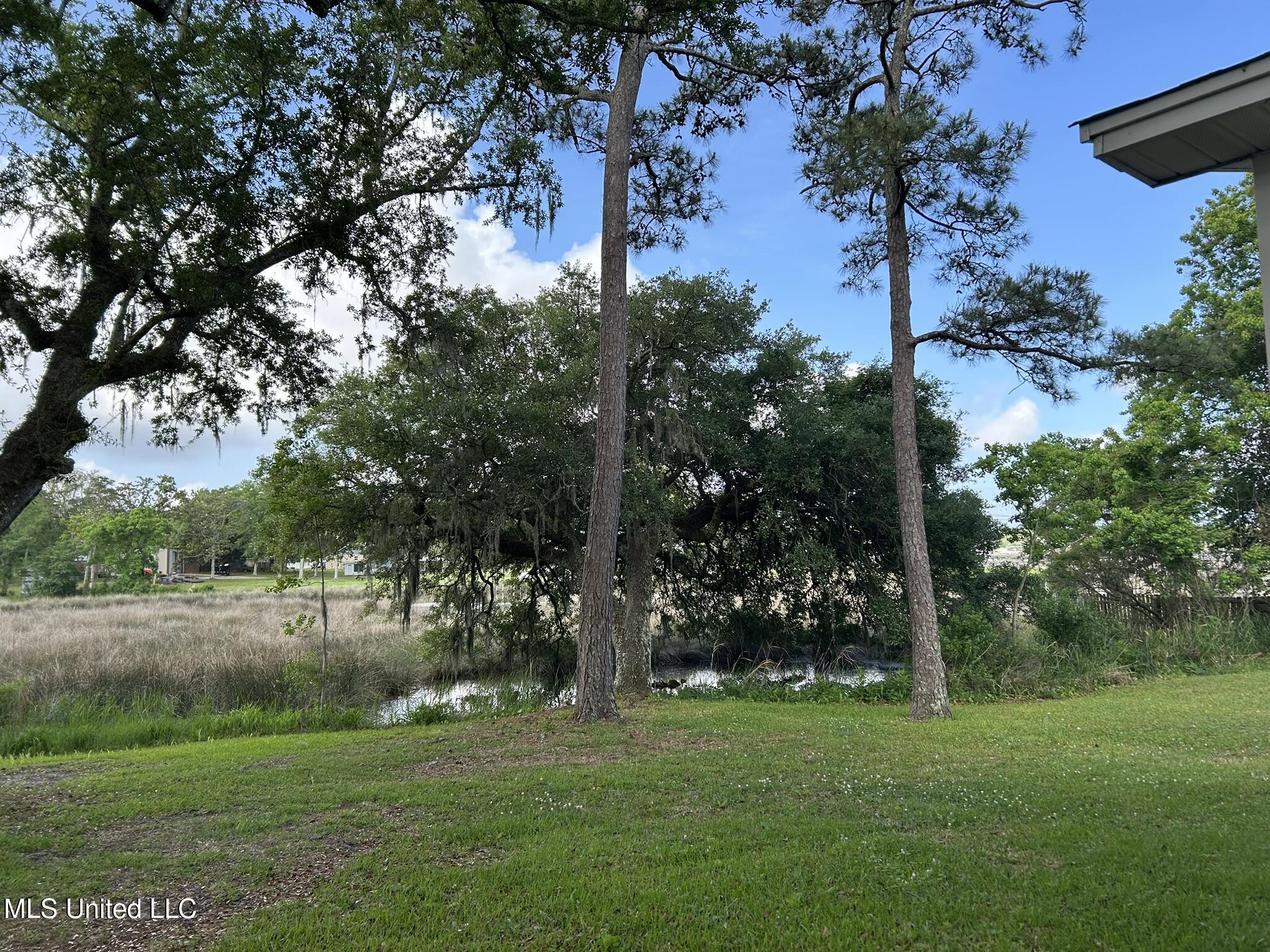 Pascagoula, Mississippi 39567, United States, 2 Bedrooms Bedrooms, ,1 BathroomBathrooms,Residential,Pending,182458