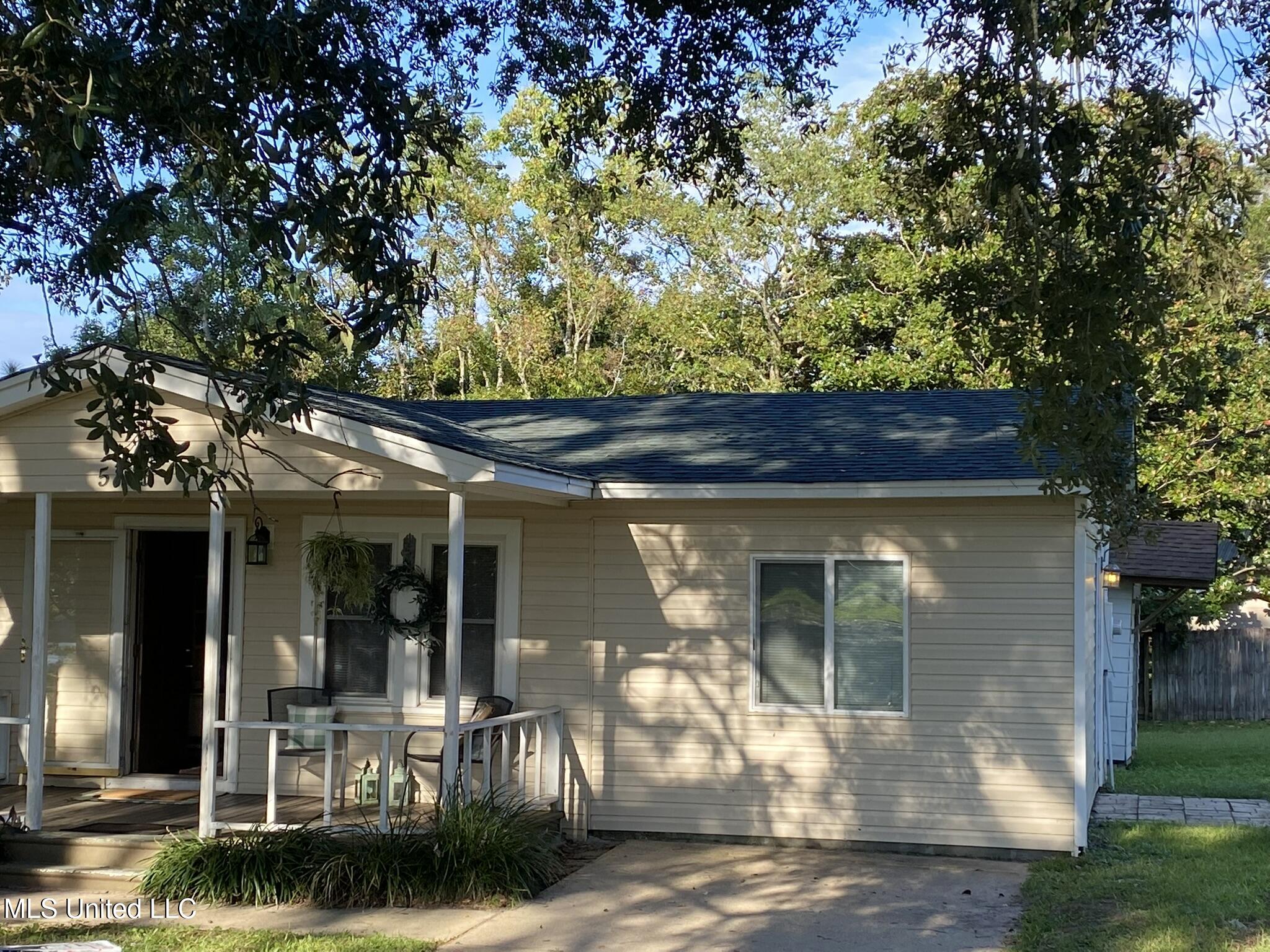 Pascagoula, Mississippi 39567, United States, 2 Bedrooms Bedrooms, ,1 BathroomBathrooms,Residential,Pending,182458