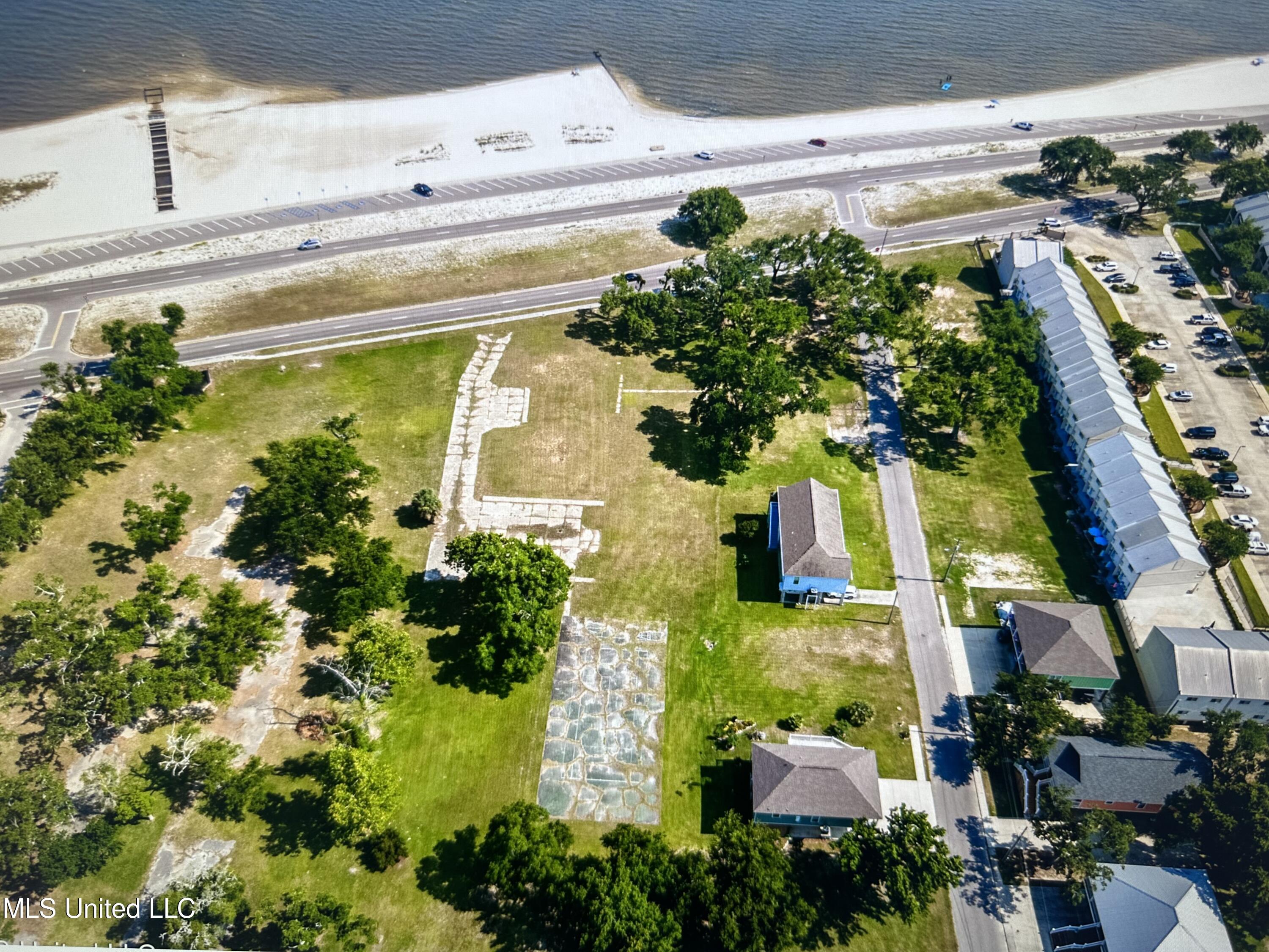 Beach Boulevard, Long Beach, Mississippi image 7