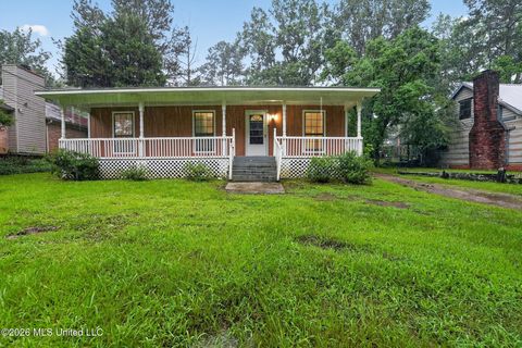 Homes For Sale - 1407 Summit Avenue<br/> Jackson, MS 39212