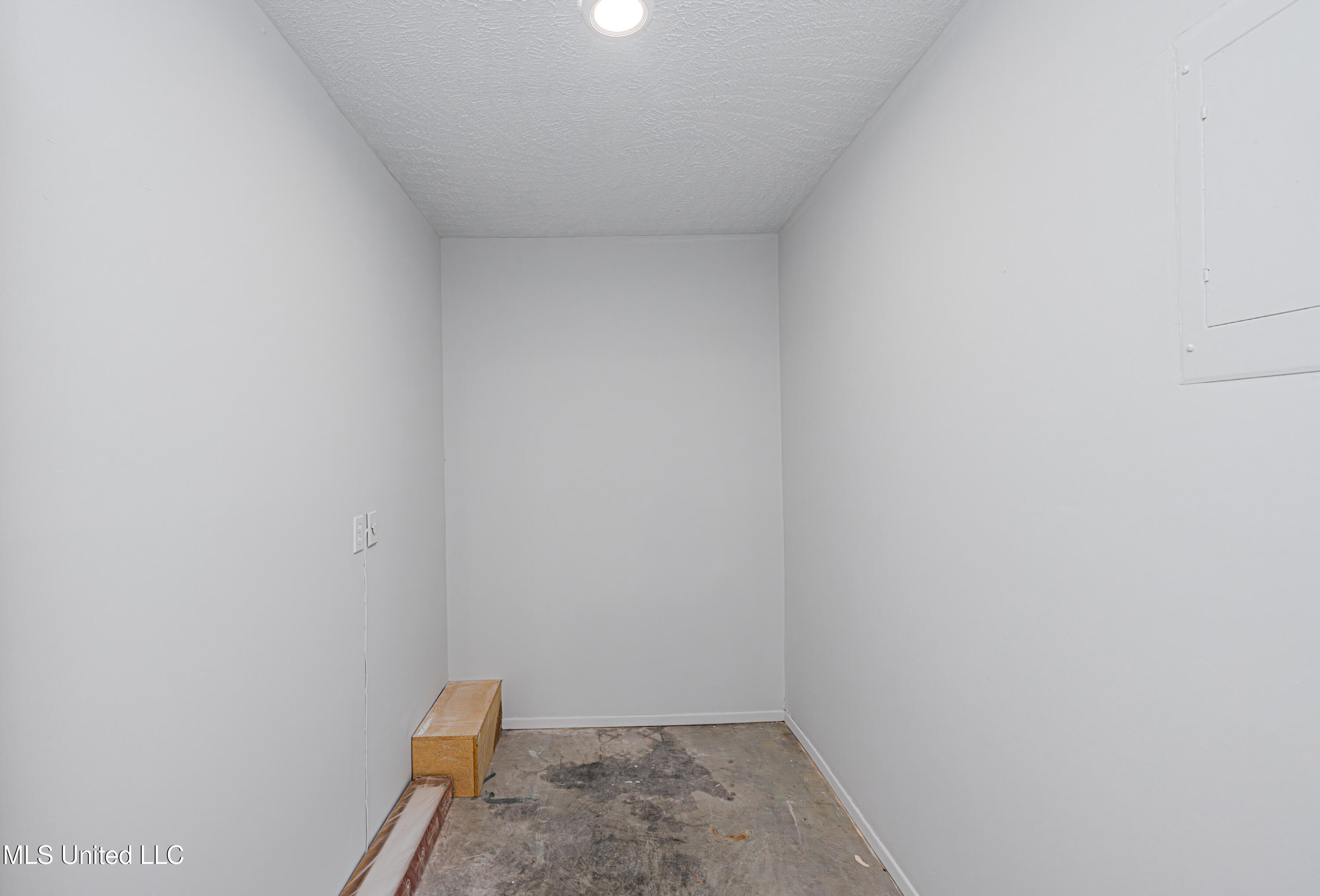 Clinton, Mississippi 39056, United States, 4 Bedrooms Bedrooms, ,2 BathroomsBathrooms,Residential,Active,248675