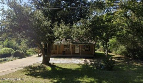 Homes For Sale - 2161 W Mcdowell Road<br/> Jackson, MS 39204
