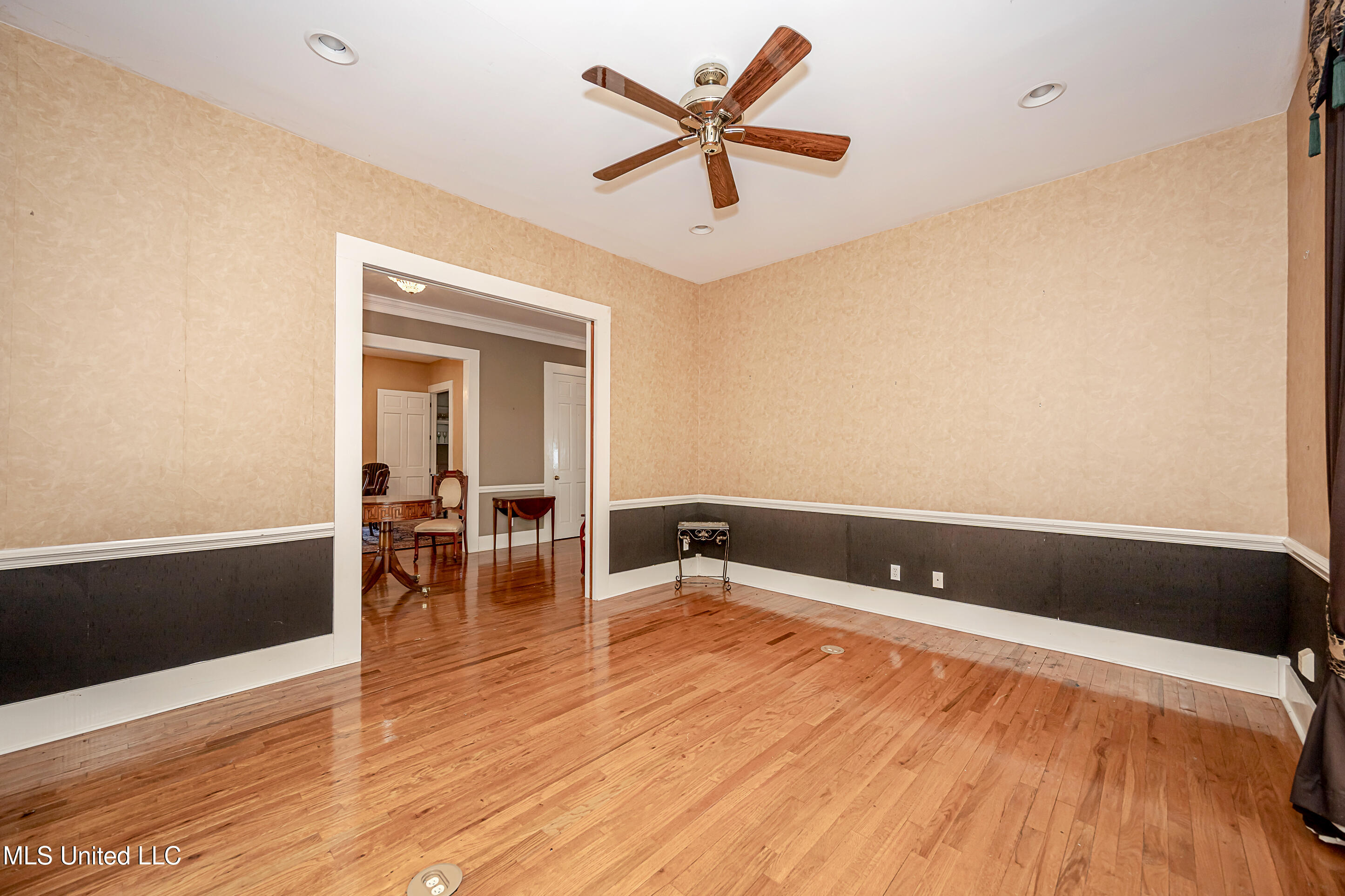 1401 Ladnier Road, Gautier, Mississippi image 9