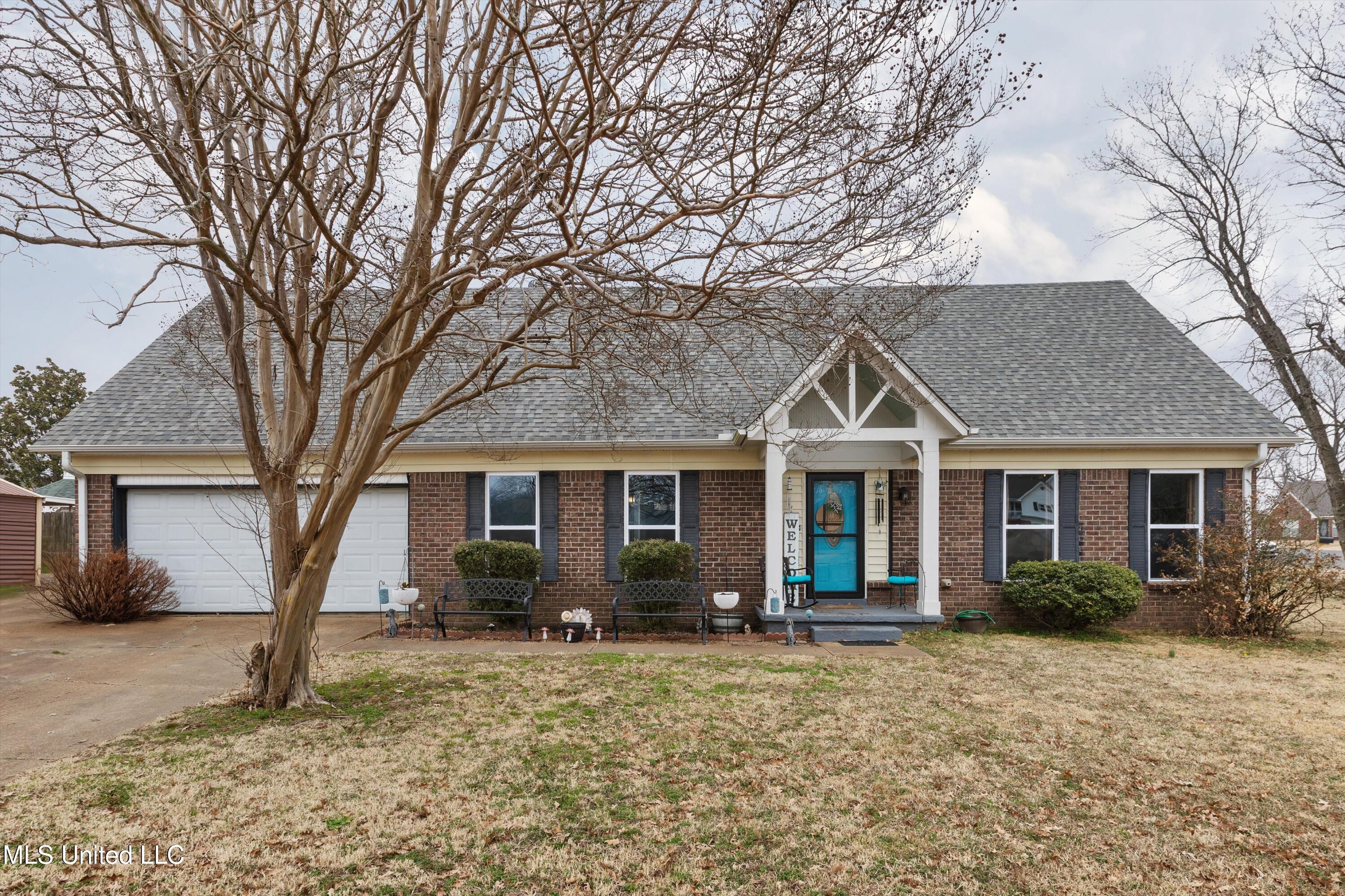 6536 N Lake Forest Drive, Walls, Mississippi image 1