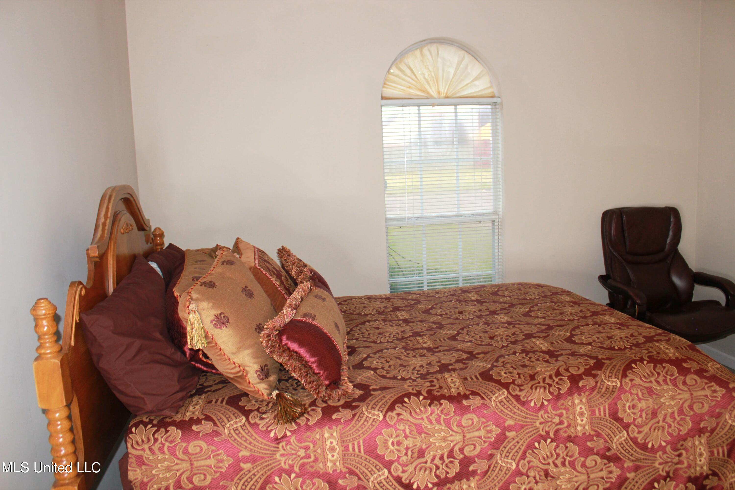 4126 N Triple Crown Loop, Southaven, Mississippi image 31