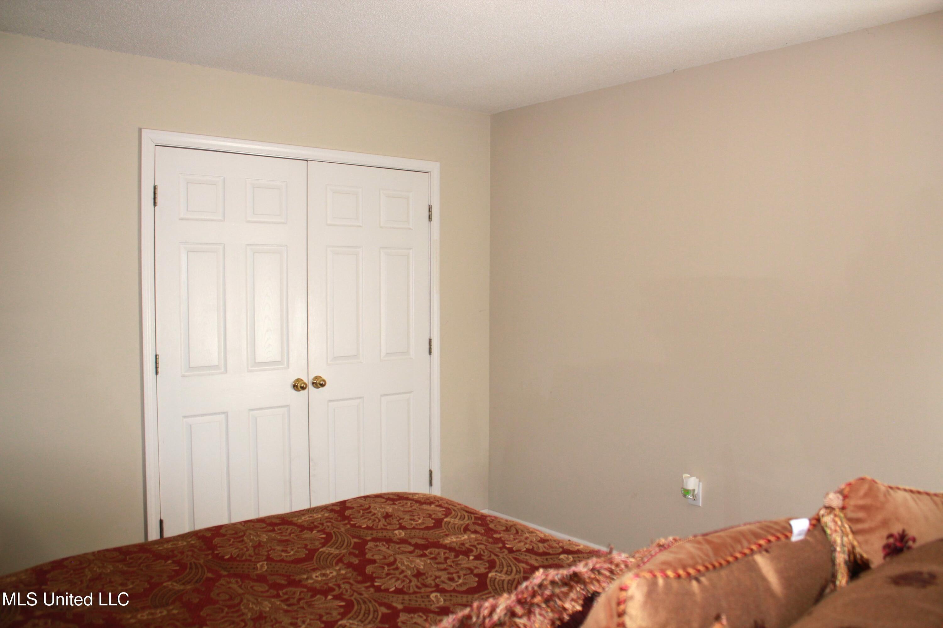 4126 N Triple Crown Loop, Southaven, Mississippi image 30