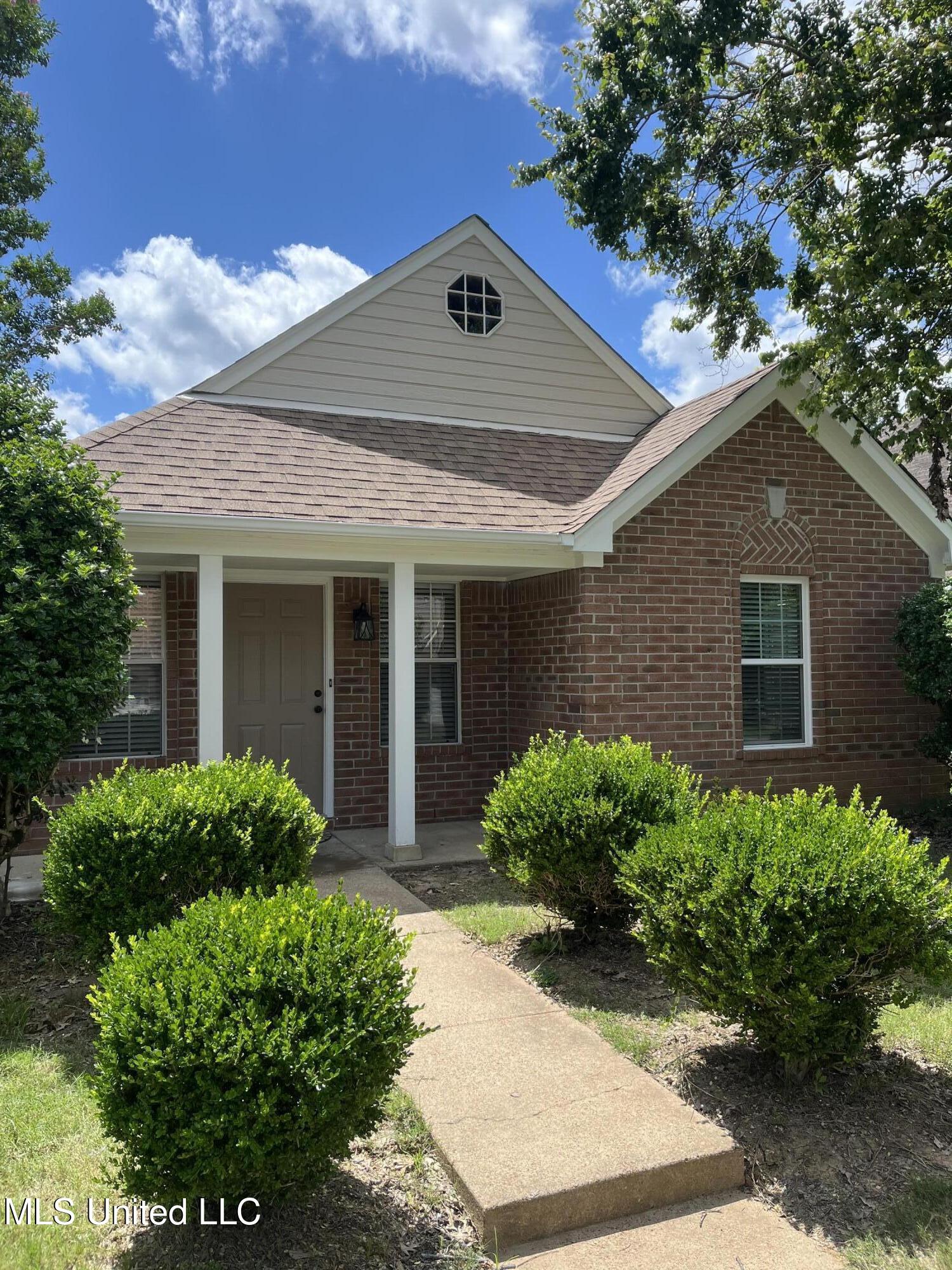 5793 Steffani Drive, Southaven, Mississippi image 1