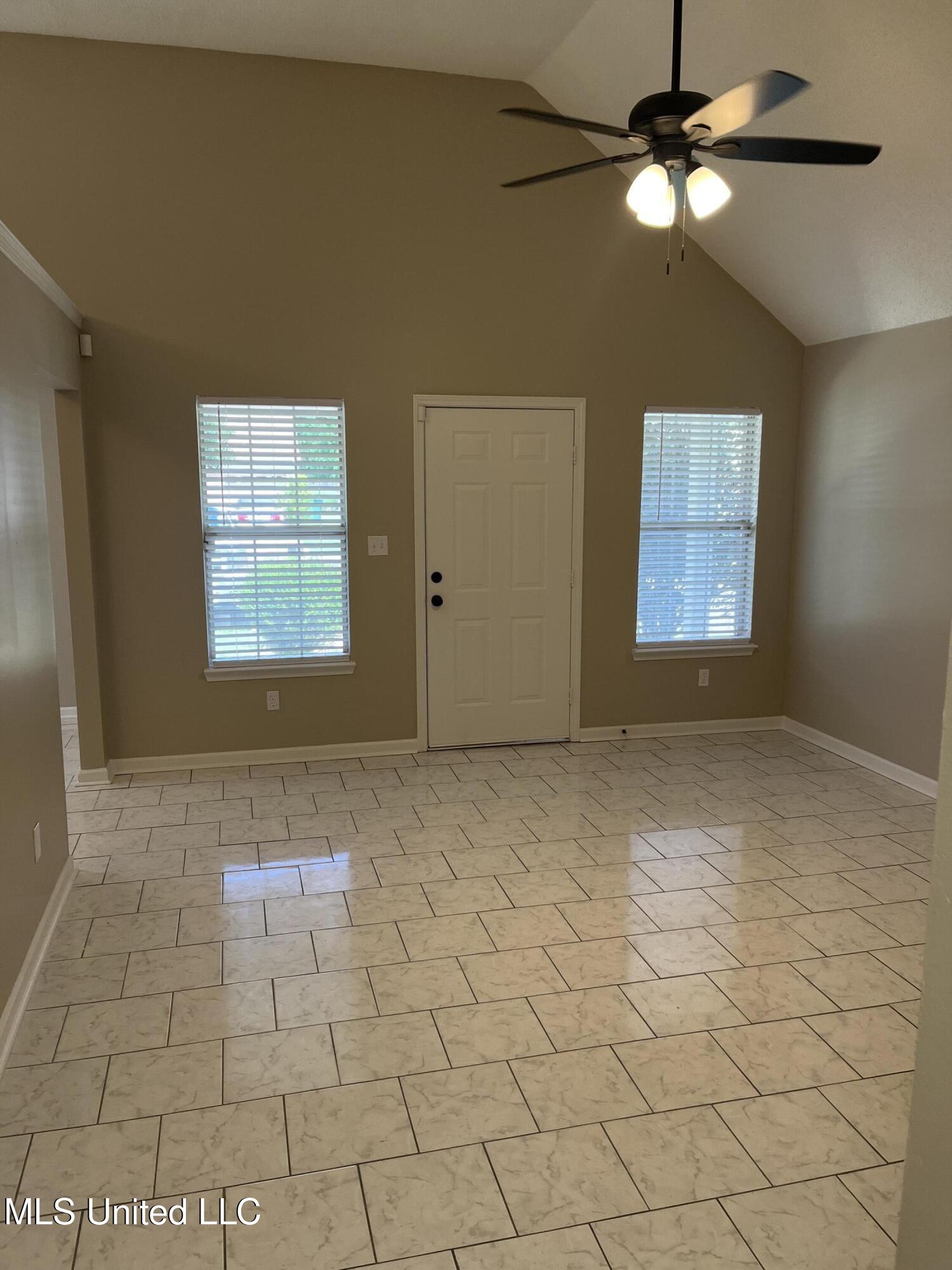 5793 Steffani Drive, Southaven, Mississippi image 7