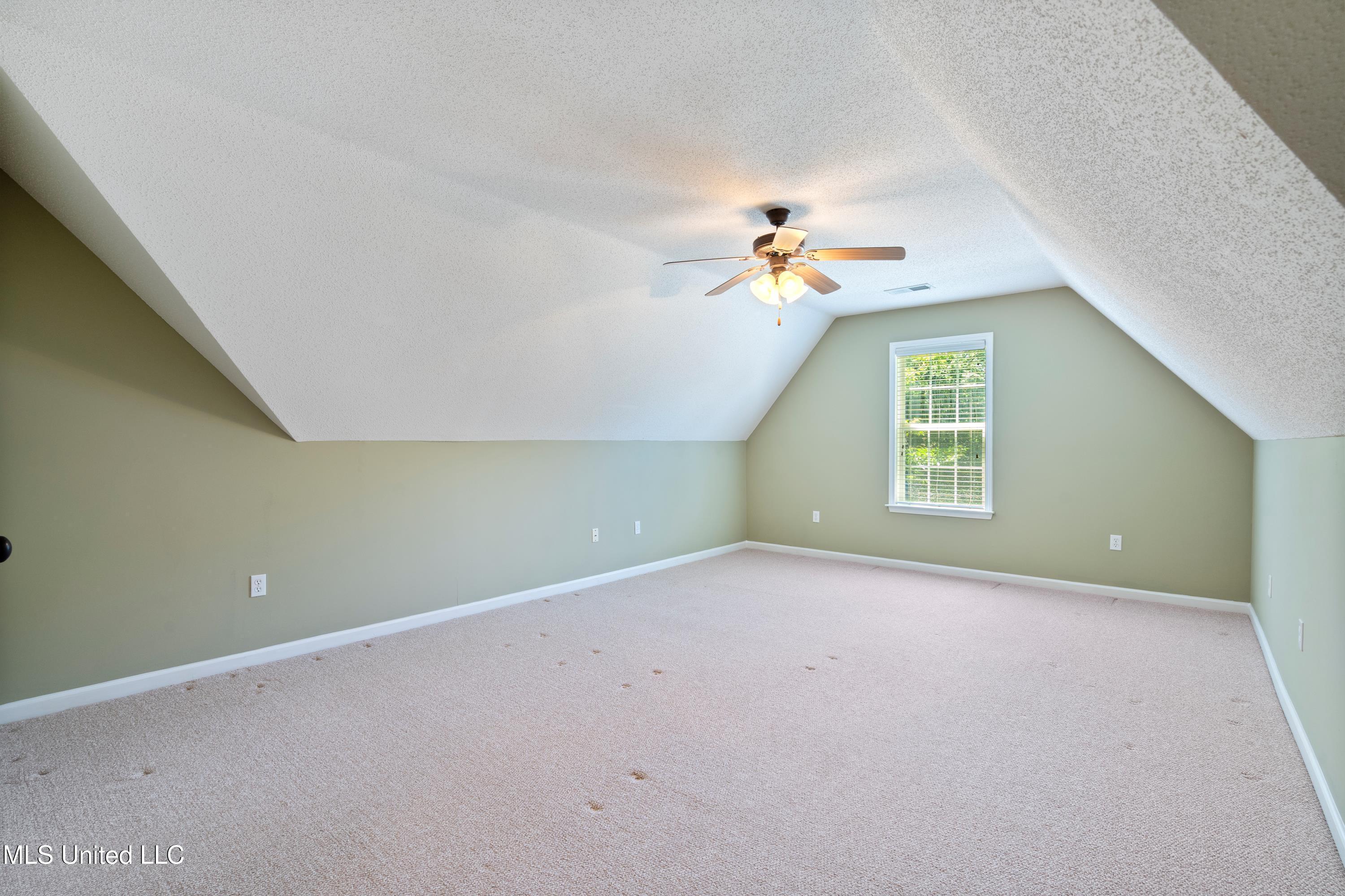 7672 N Rigmoore Point, Olive Branch, Mississippi image 35