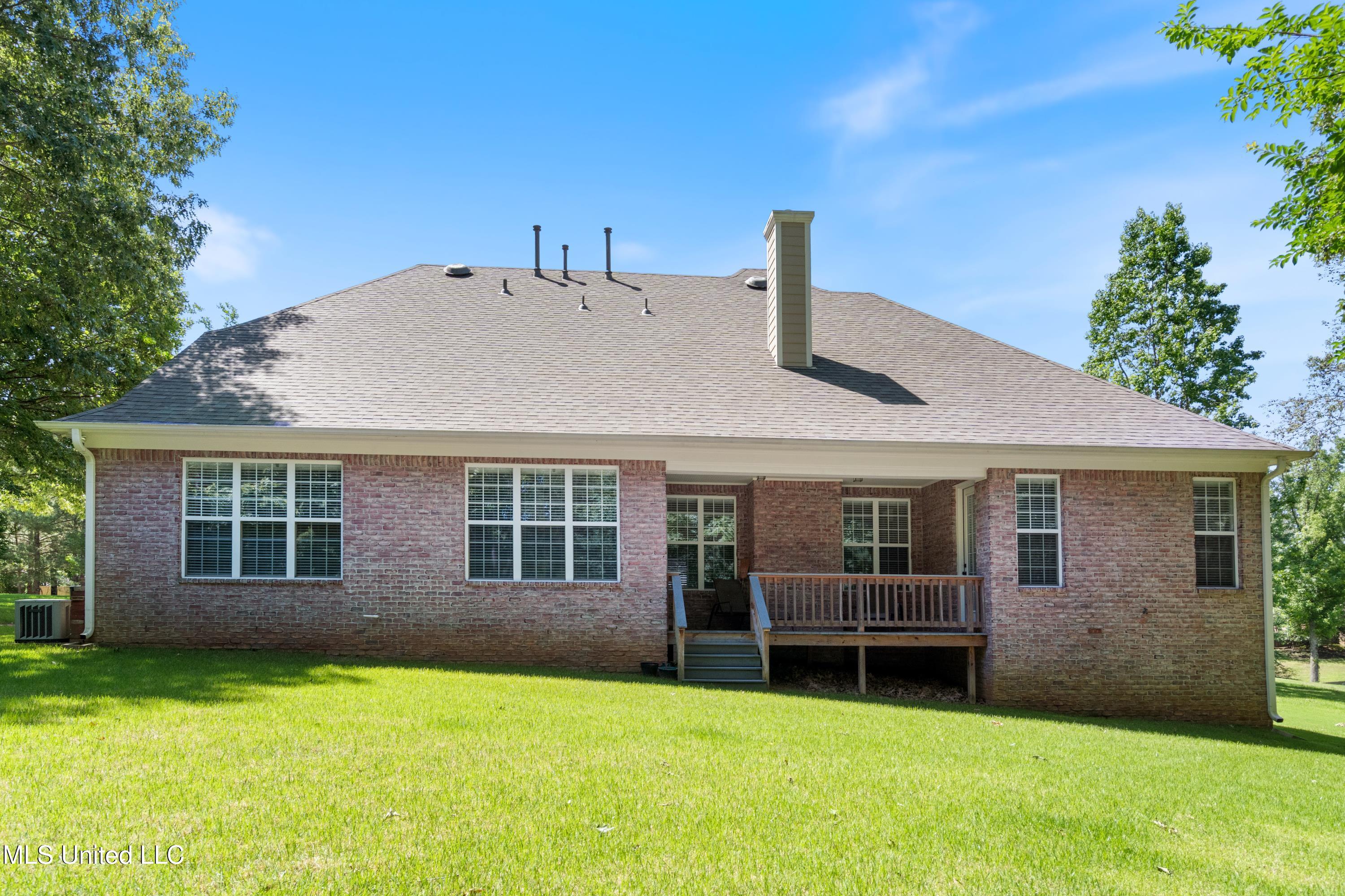 7672 N Rigmoore Point, Olive Branch, Mississippi image 39