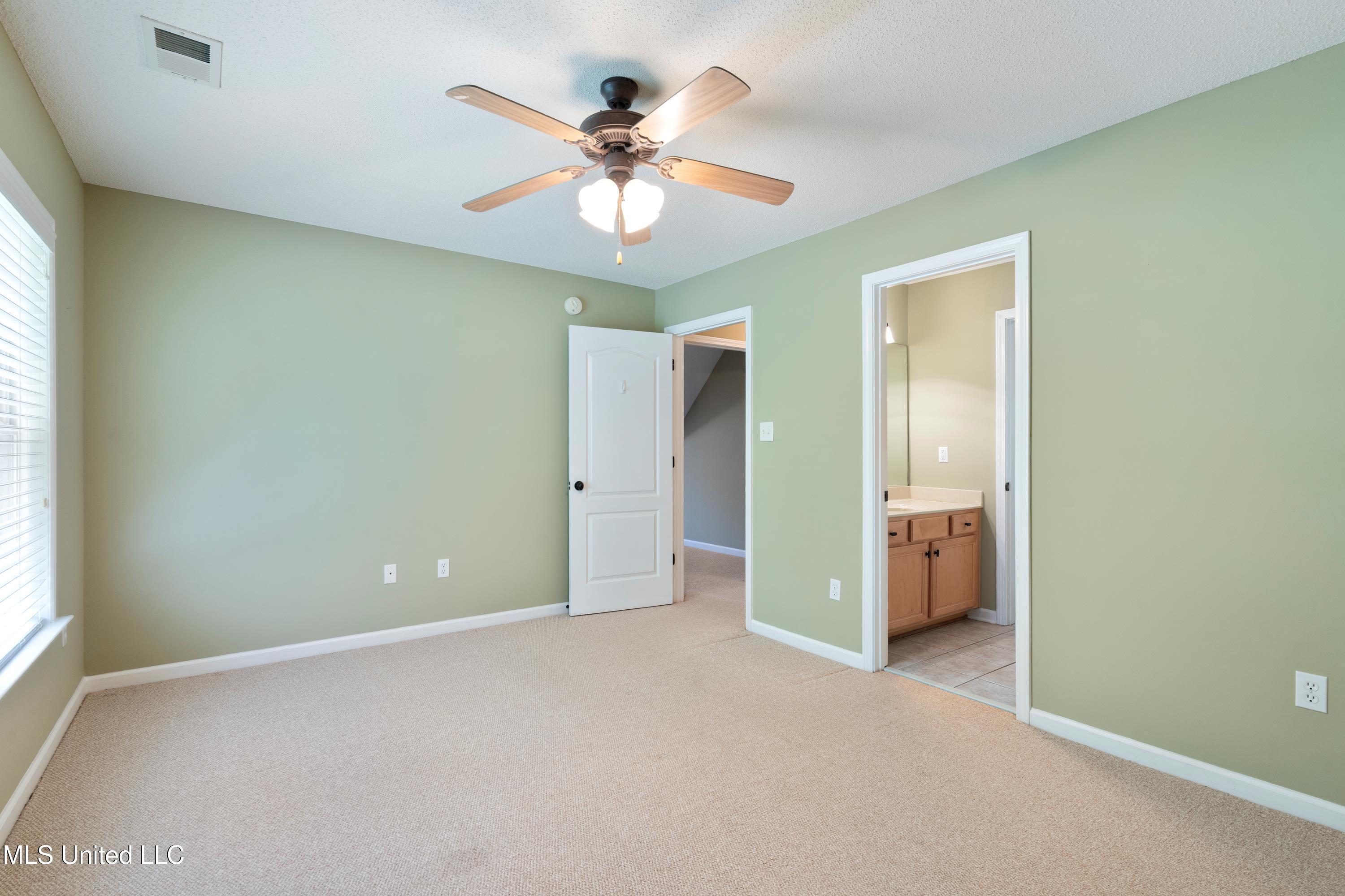 7672 N Rigmoore Point, Olive Branch, Mississippi image 30