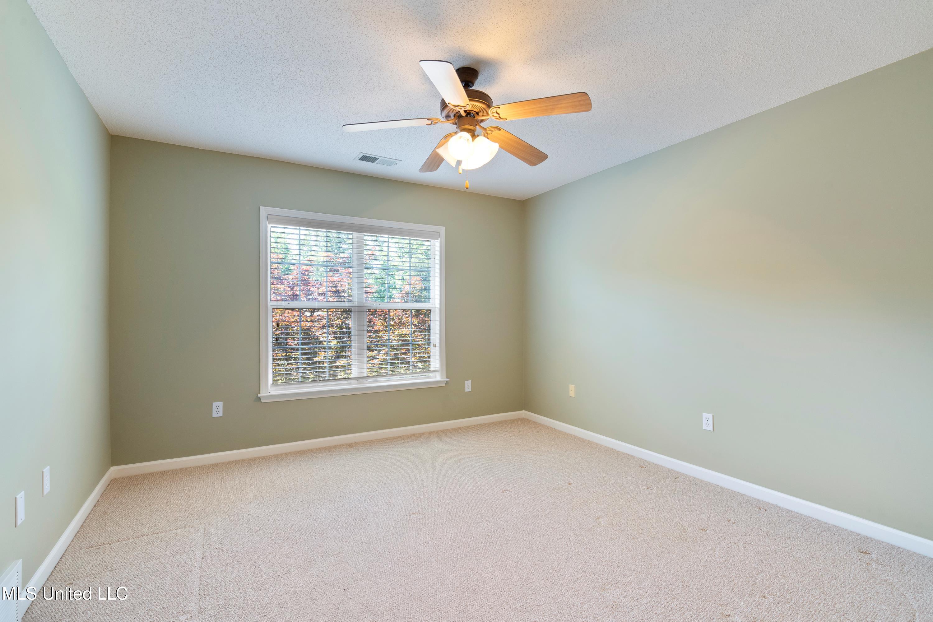 7672 N Rigmoore Point, Olive Branch, Mississippi image 28