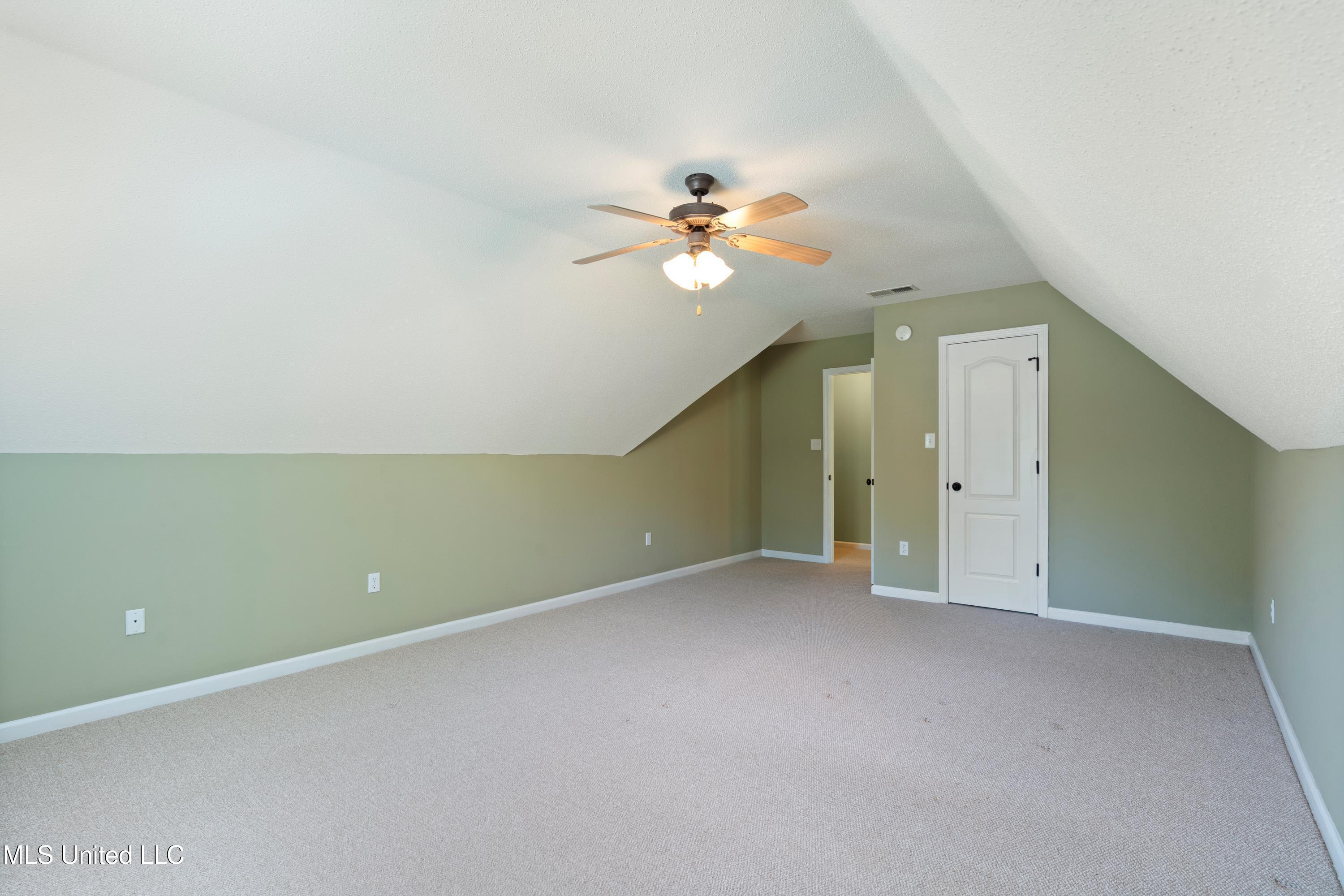 7672 N Rigmoore Point, Olive Branch, Mississippi image 36