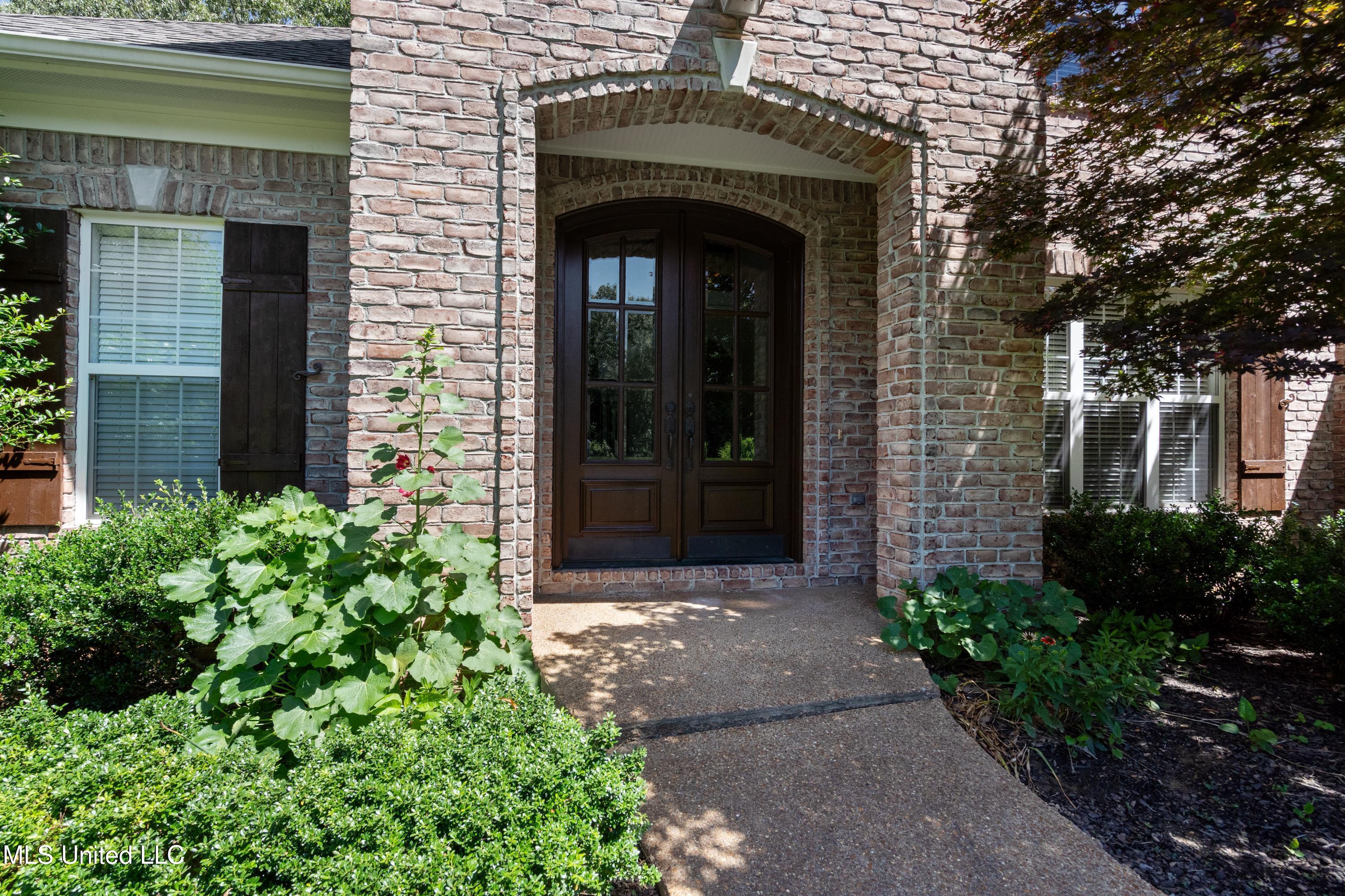 7672 N Rigmoore Point, Olive Branch, Mississippi image 6