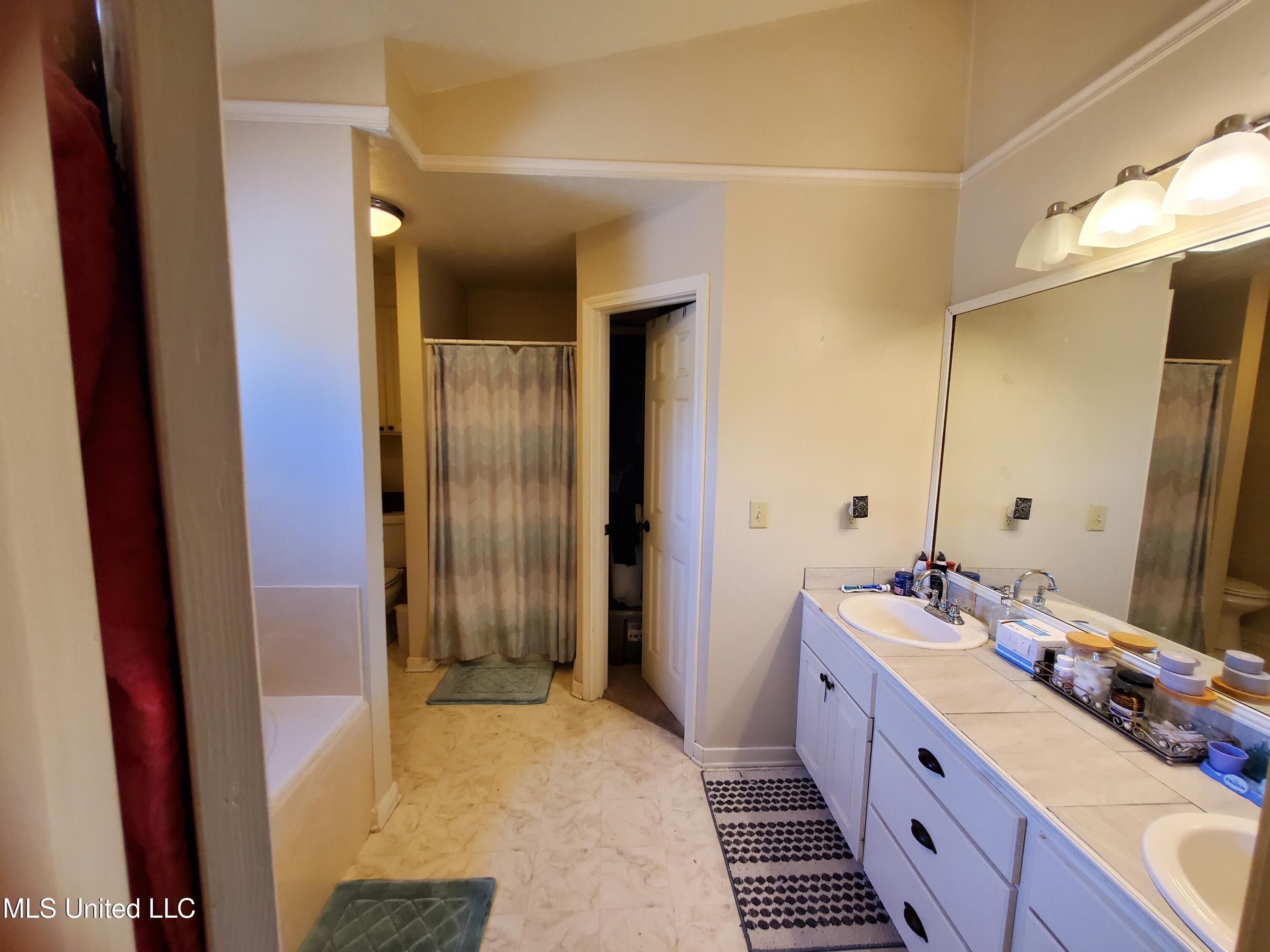829 Eagles Nest Drive, Byram, Mississippi image 10