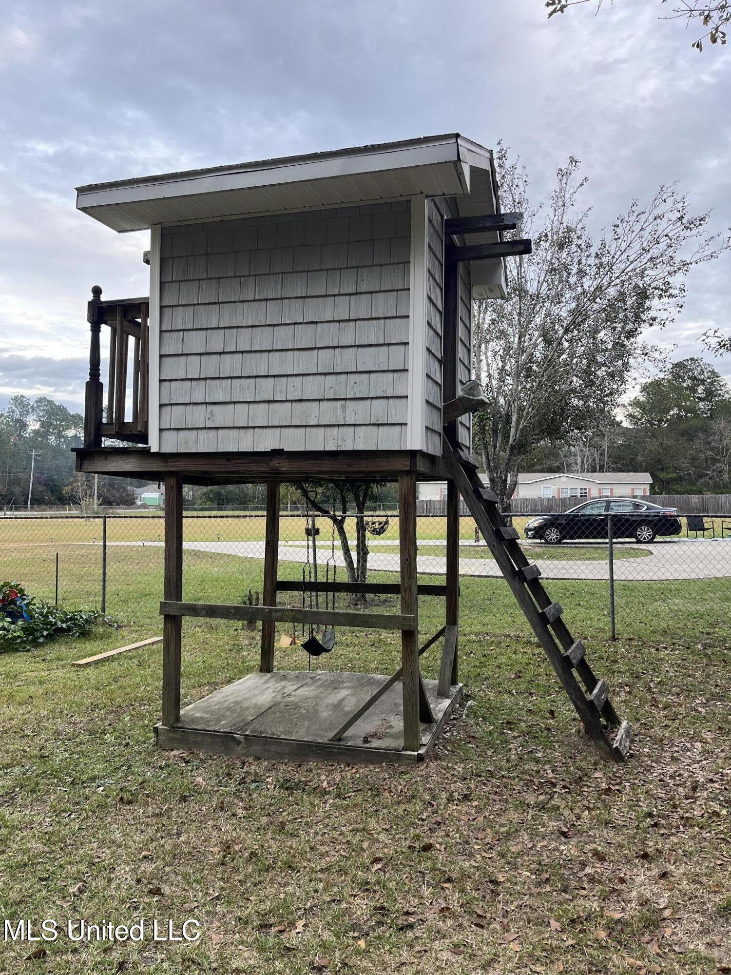 18201 Robinson Road, Gulfport, Mississippi image 9