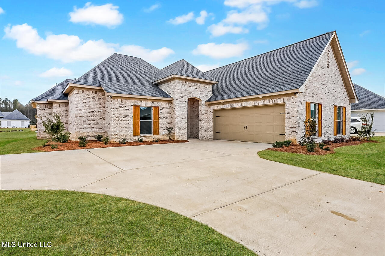 1010 Kensington Drive, Flowood, Mississippi image 1