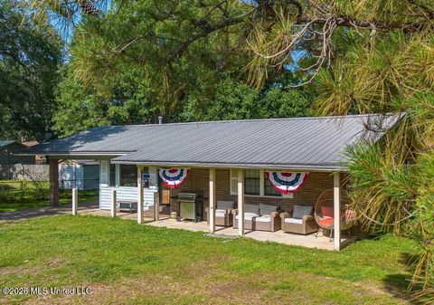 Homes For Sale - 5206 Fern Street<br/> Jackson County, Pascagoula, MS 39567