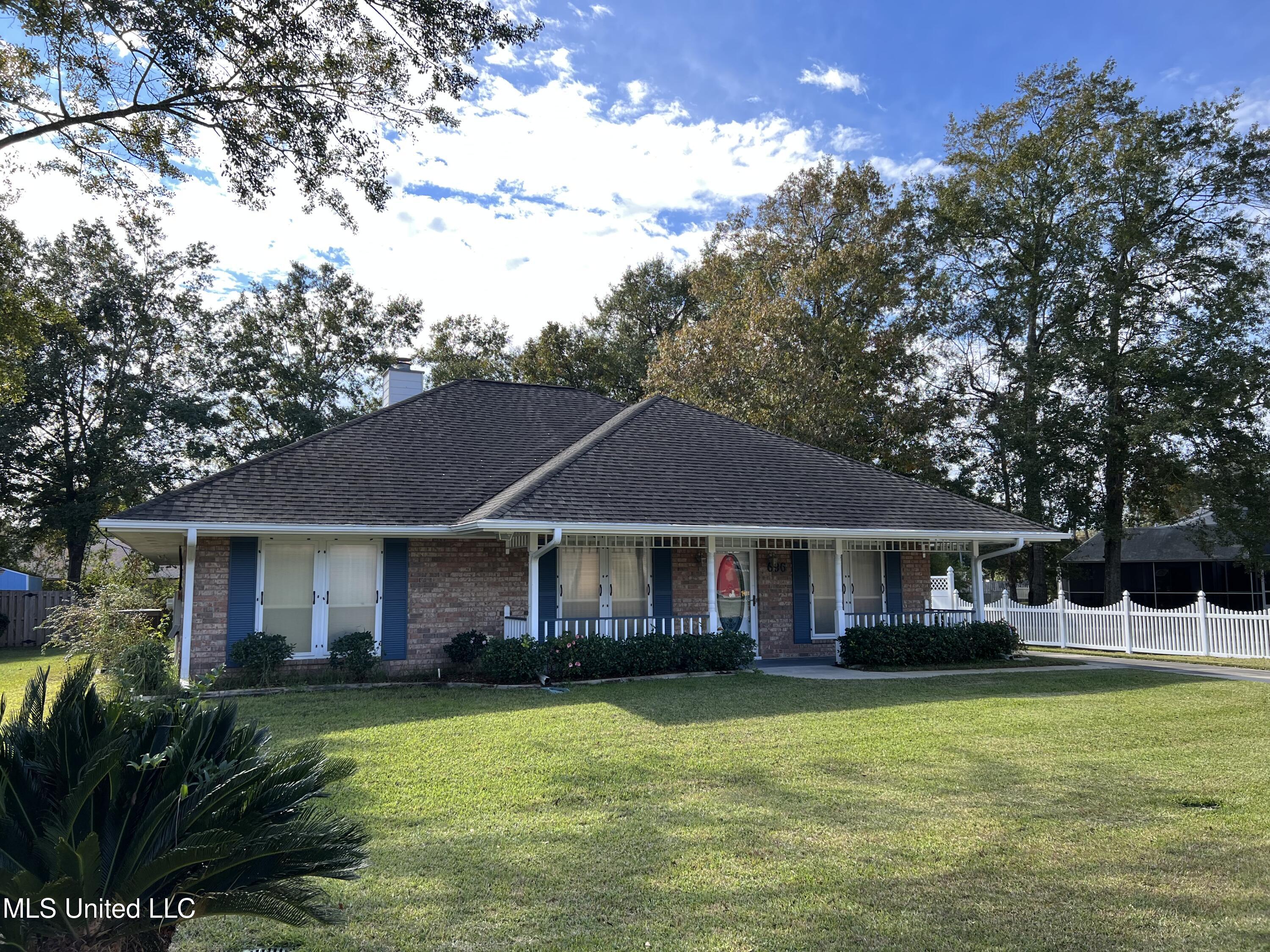 696 Aulena Place, Diamondhead, Mississippi image 6