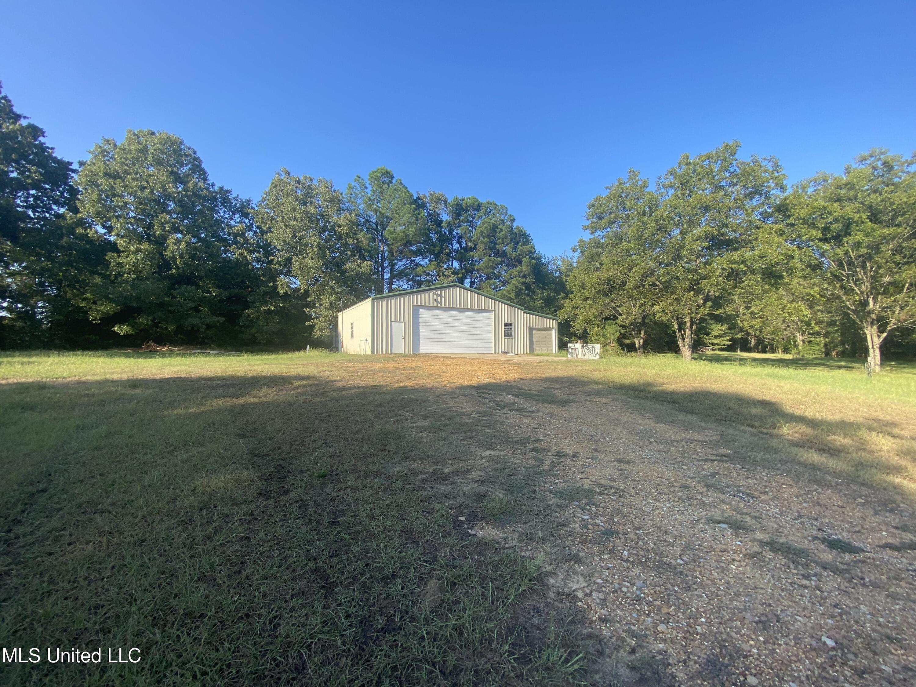 53 S Crockett Road, Senatobia, Mississippi image 1