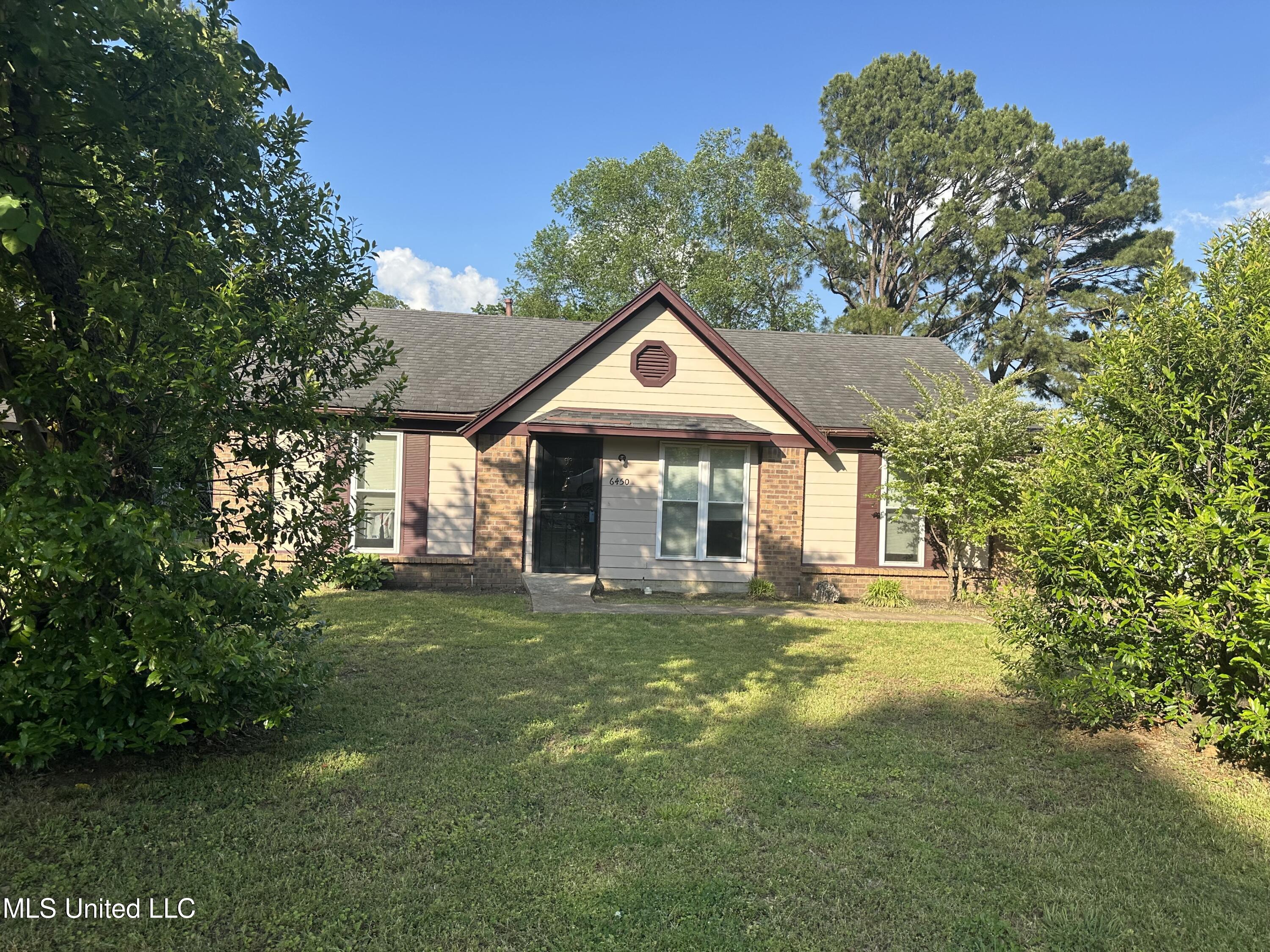 6450 Yorkshire Road, Horn Lake, Mississippi image 1