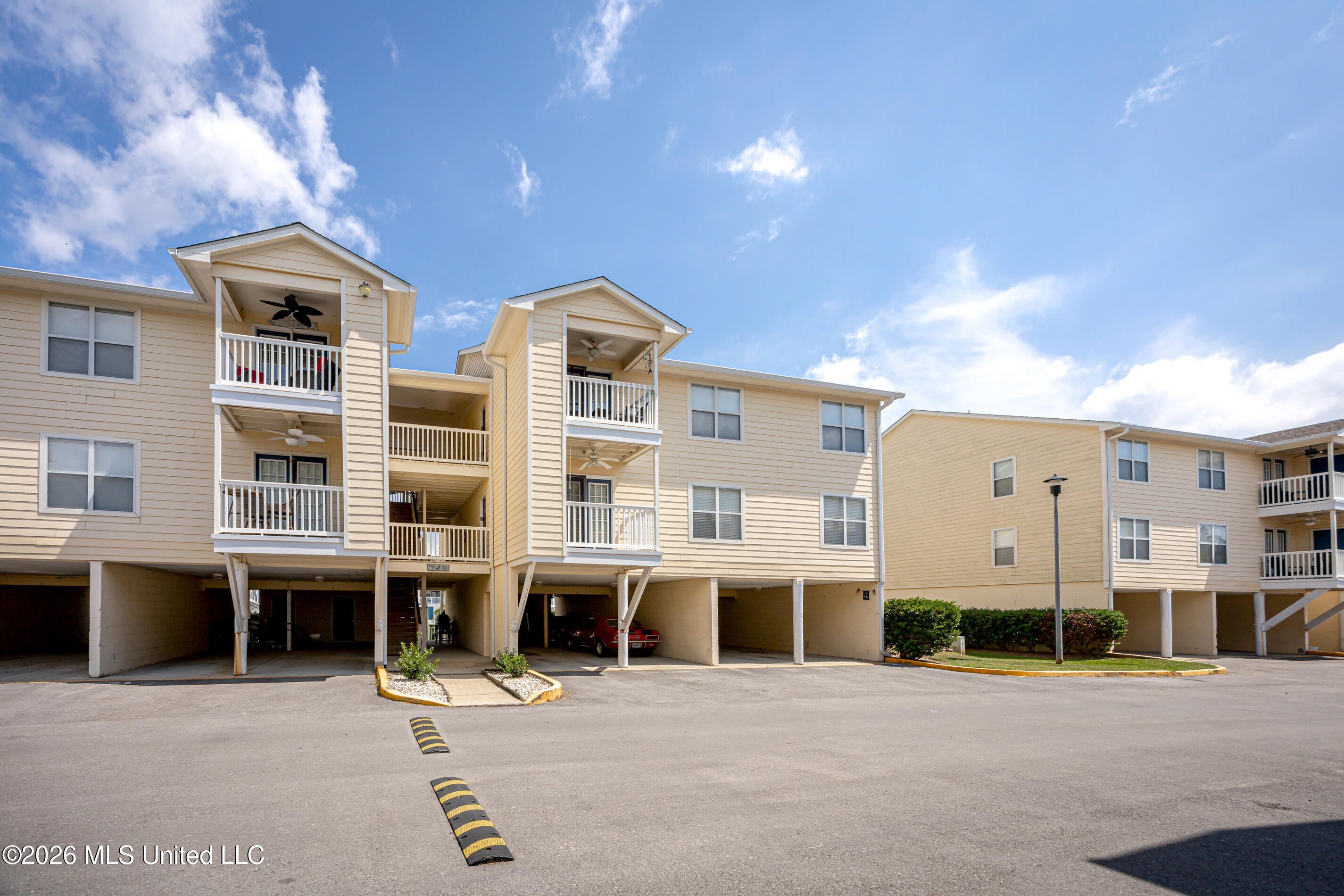 2421 Beachview Drive