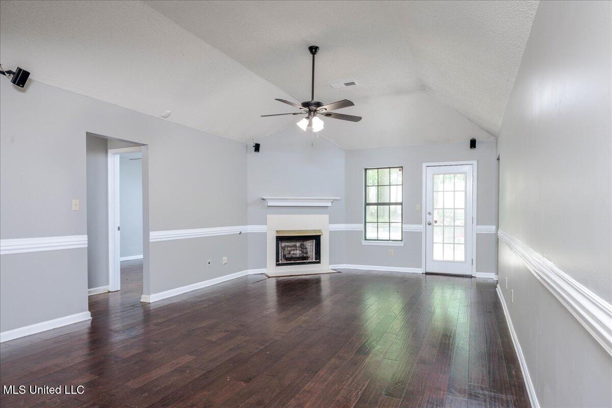 7488 Hickory Estates Drive, Walls, Mississippi image 5