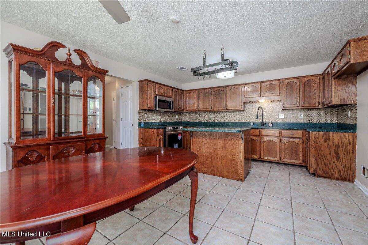 7488 Hickory Estates Drive, Walls, Mississippi image 11