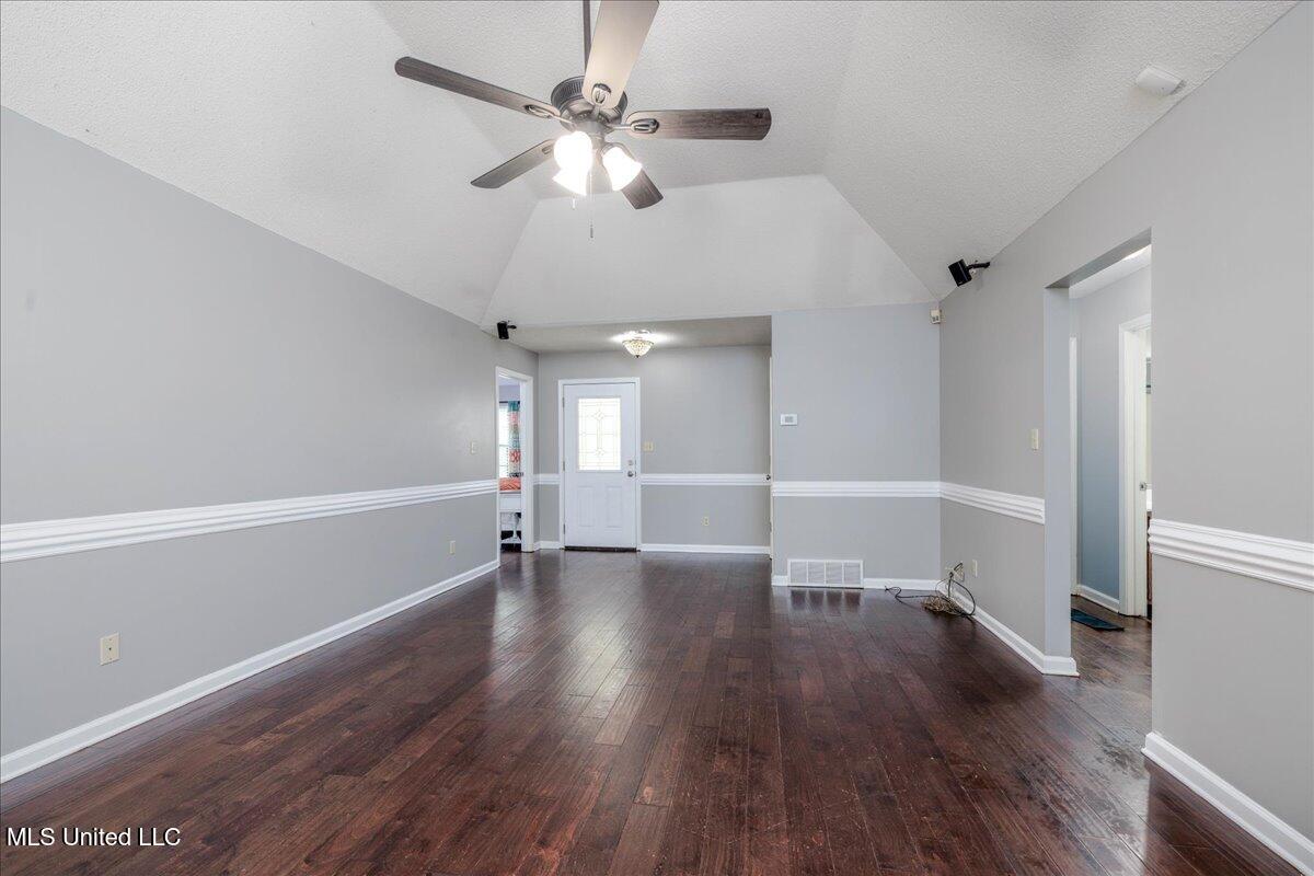 7488 Hickory Estates Drive, Walls, Mississippi image 7
