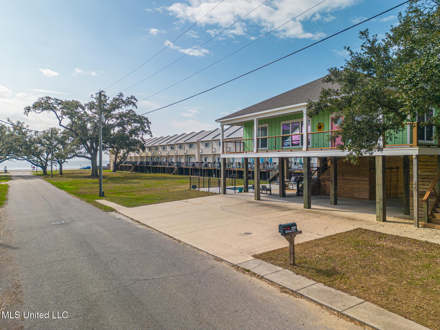 220 Oak Gardens Avenue, Long Beach, Mississippi image 3