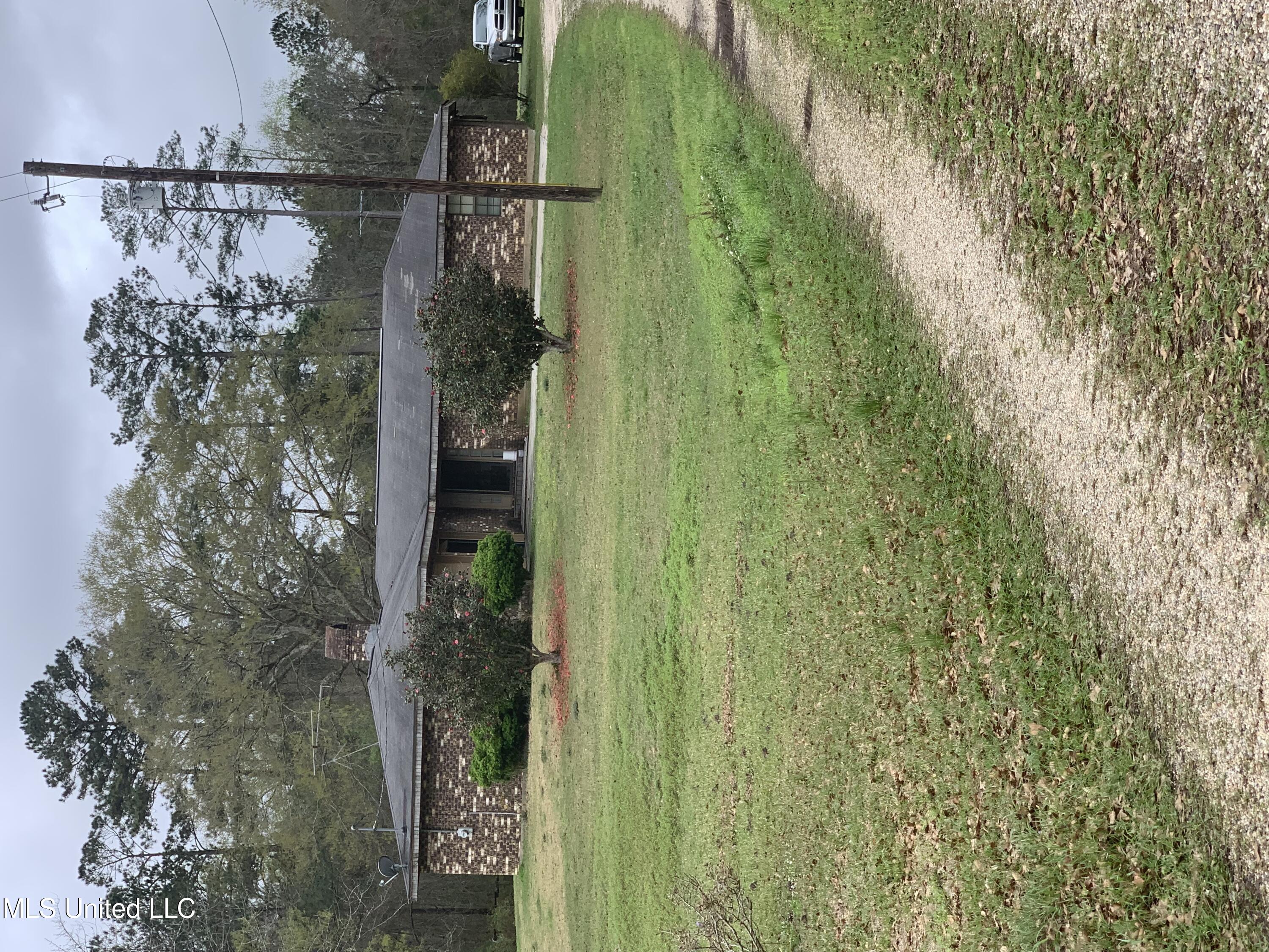 195 Will Thompson Road, Picayune, Mississippi image 1