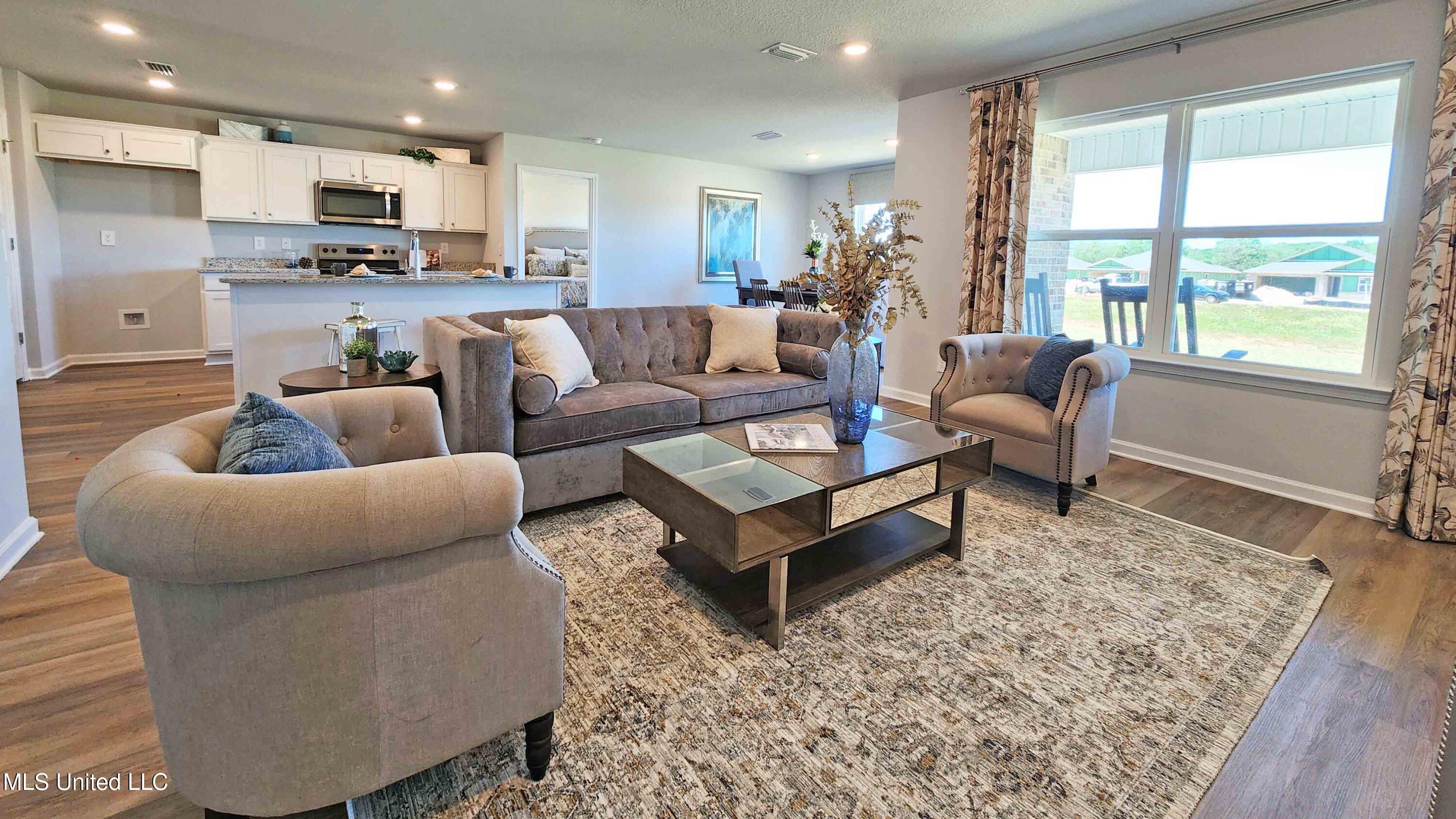 13412 Grove Cove