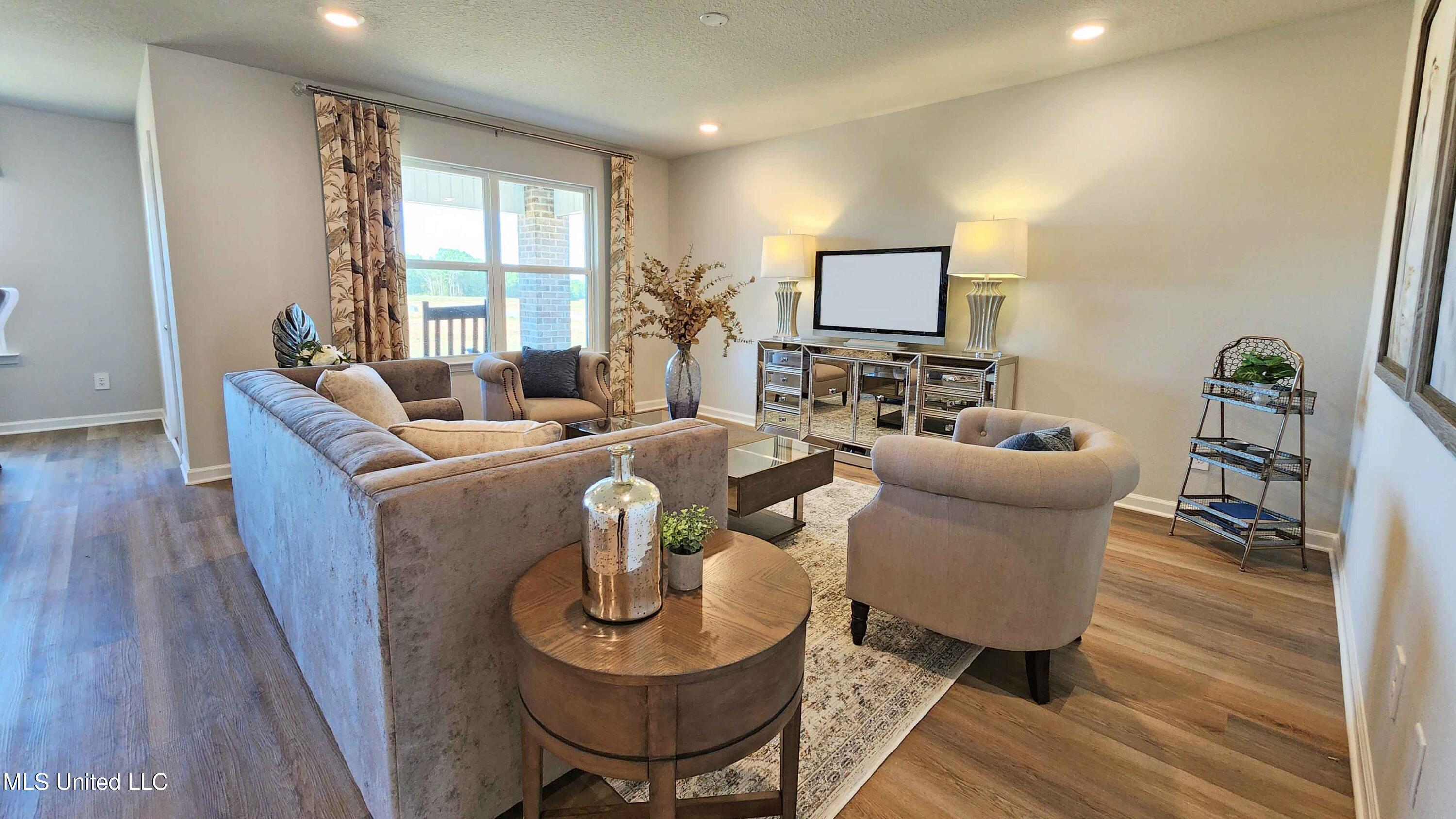 13412 Grove Cove