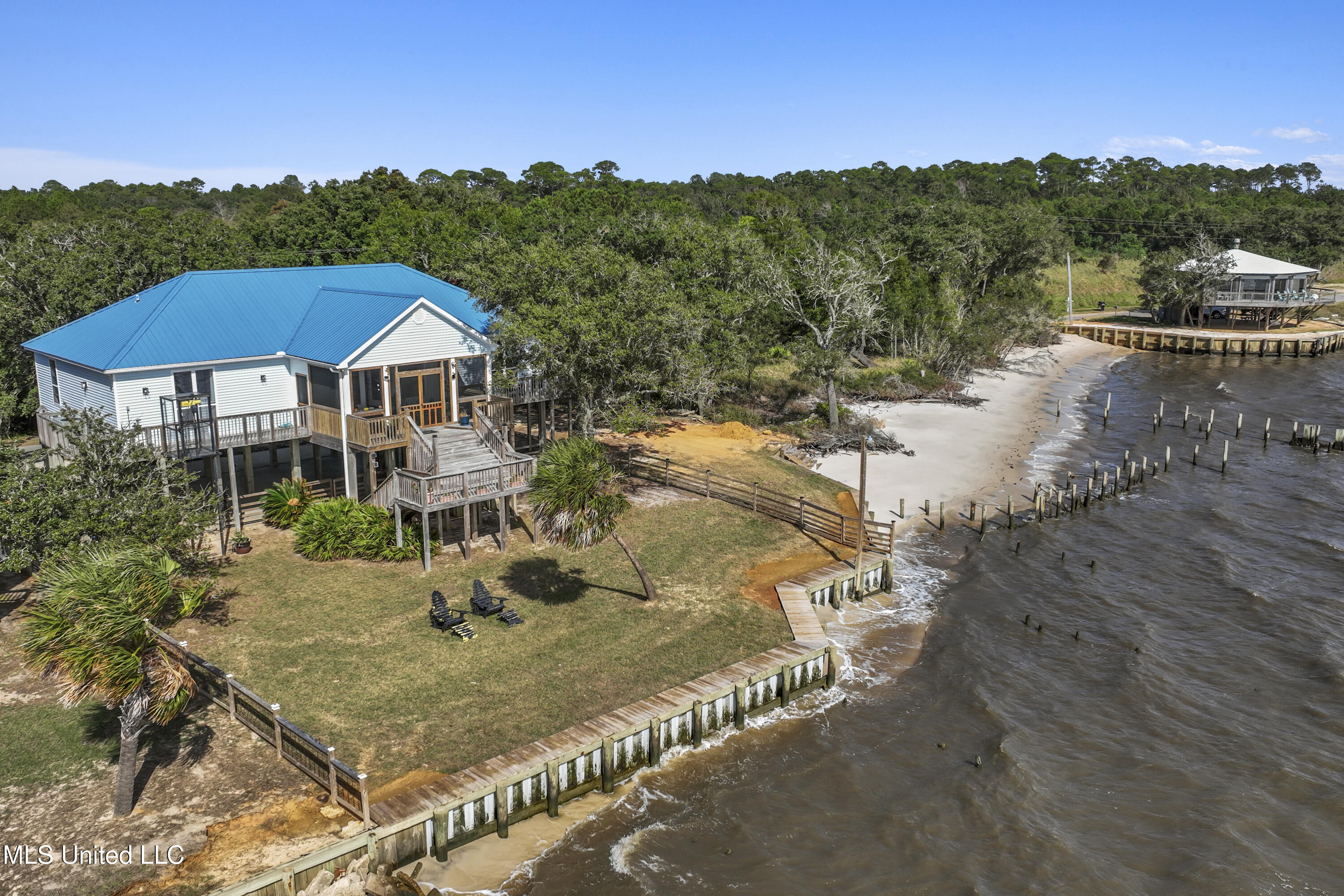 6013 Belle Fontaine Drive, Ocean Springs, Mississippi image 2