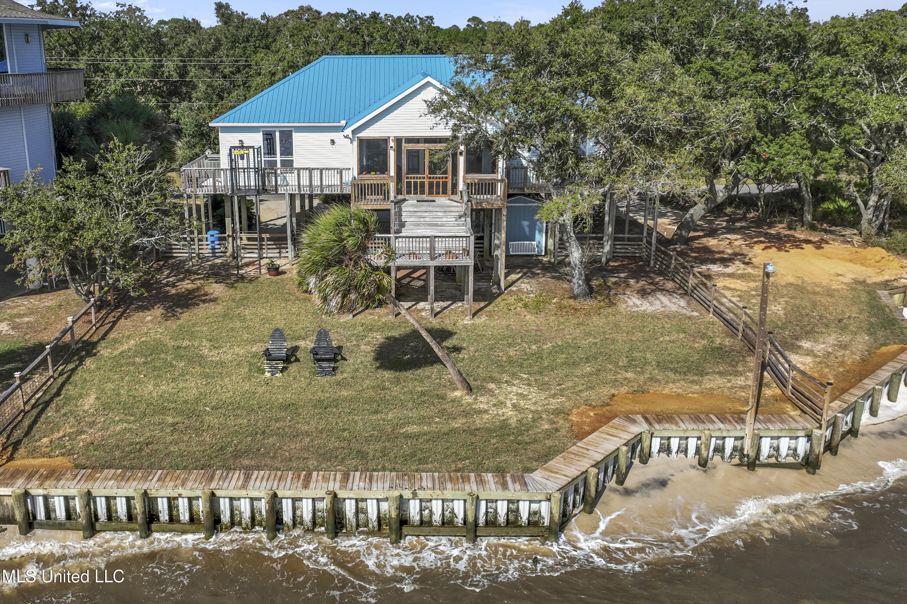 6013 Belle Fontaine Drive, Ocean Springs, Mississippi image 1