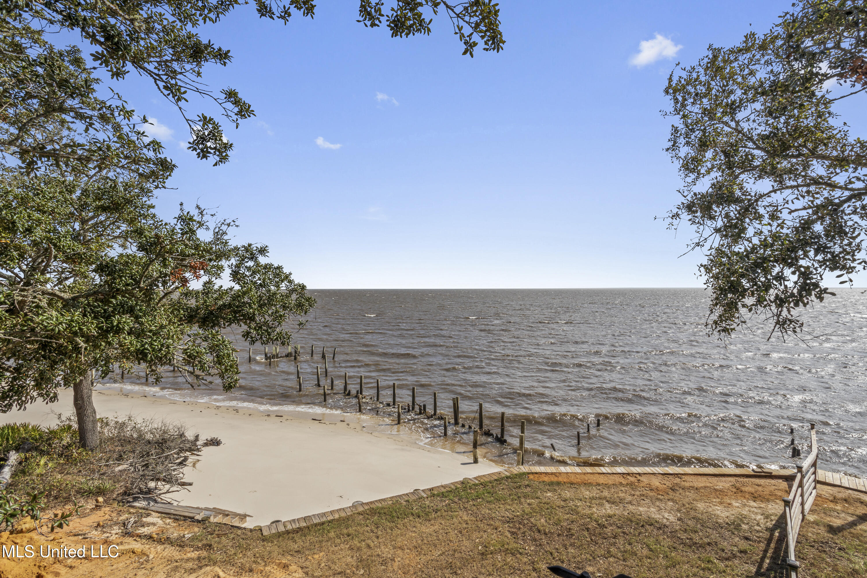 6013 Belle Fontaine Drive, Ocean Springs, Mississippi image 48