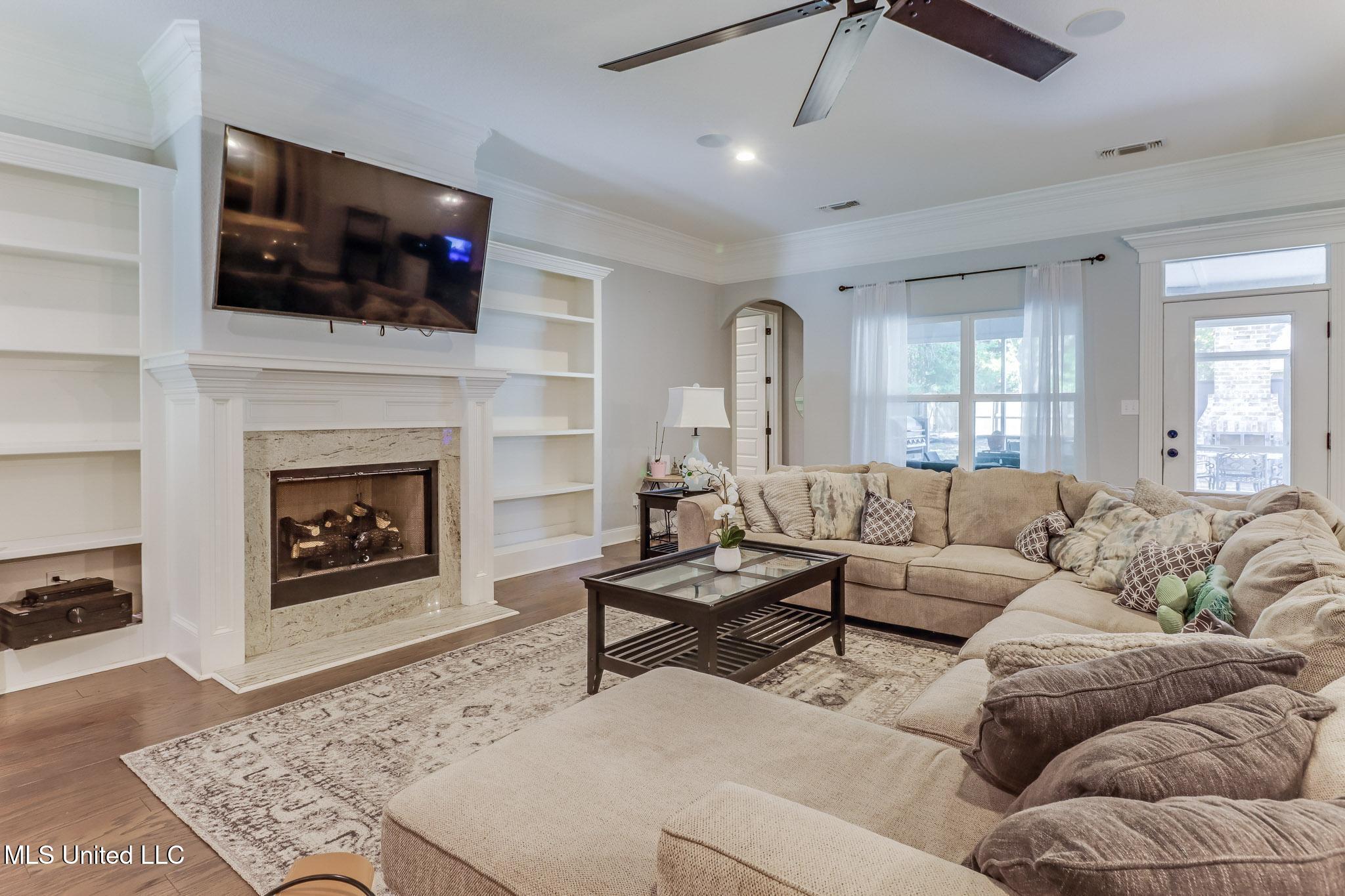 733 Malpass Landing Drive, Biloxi, Mississippi image 3