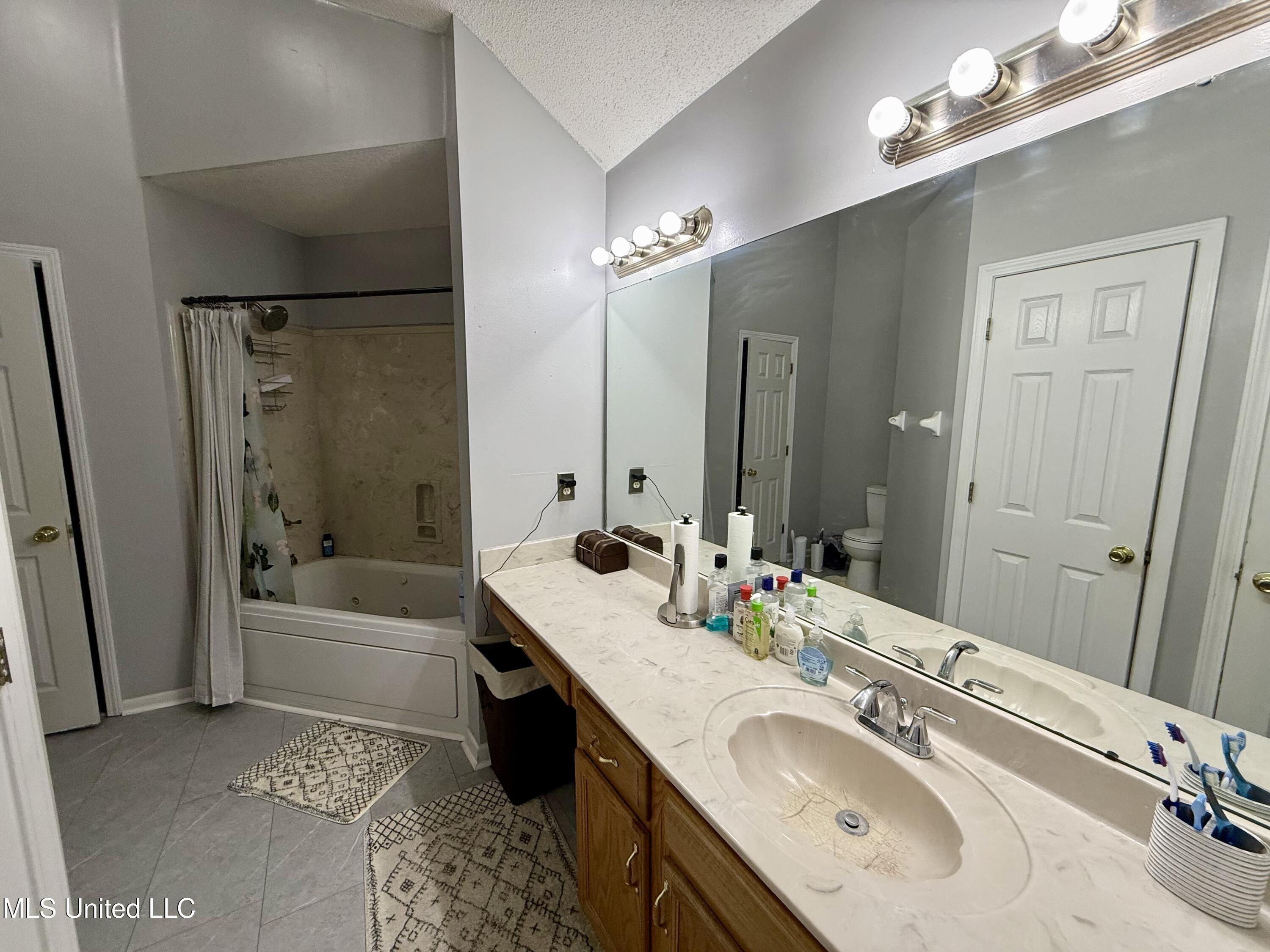 6108 Kingsview Drive, Horn Lake, Mississippi image 7