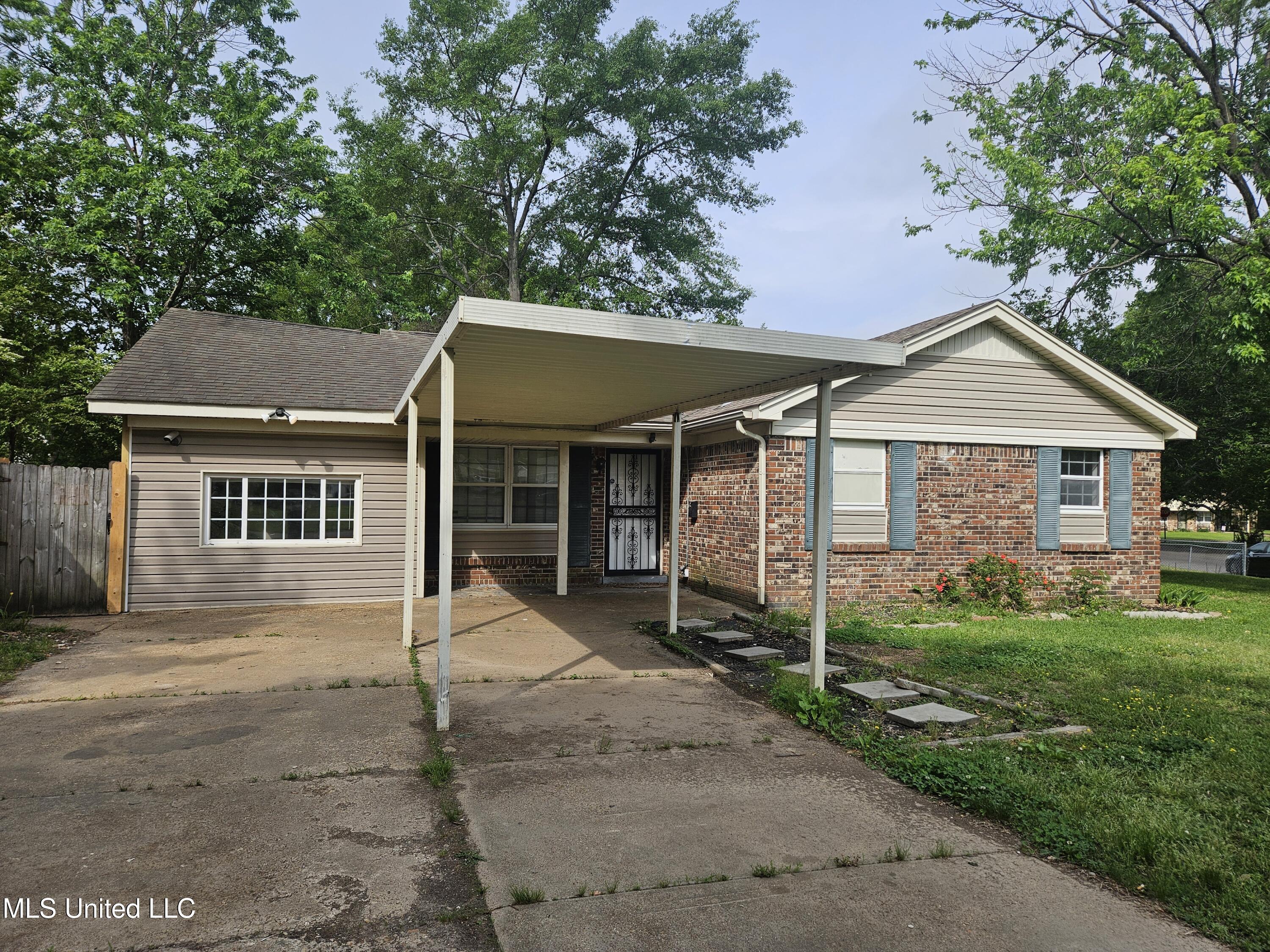 8505 W Southaven Circle, Southaven, Mississippi image 2