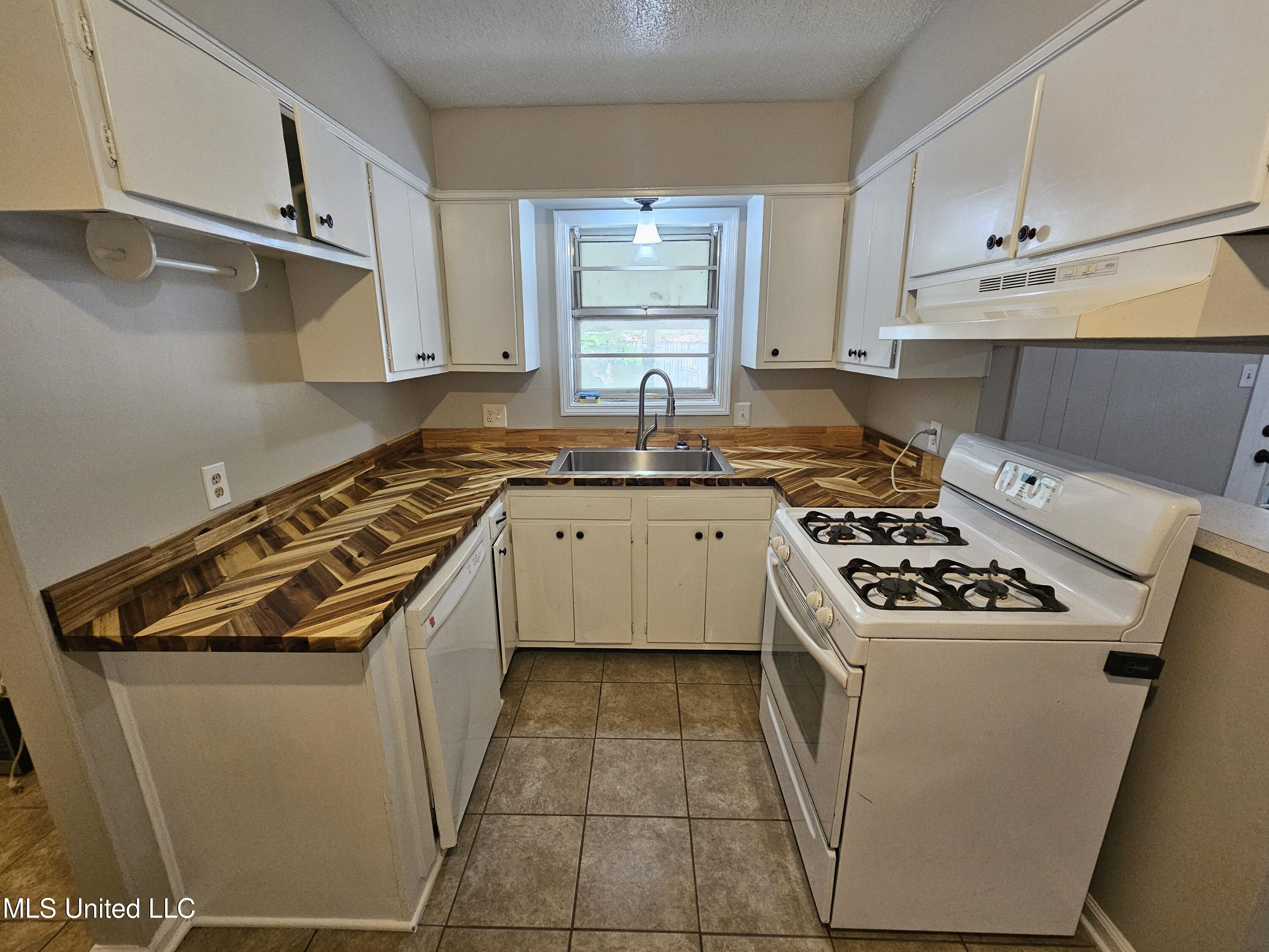 8505 W Southaven Circle, Southaven, Mississippi image 10