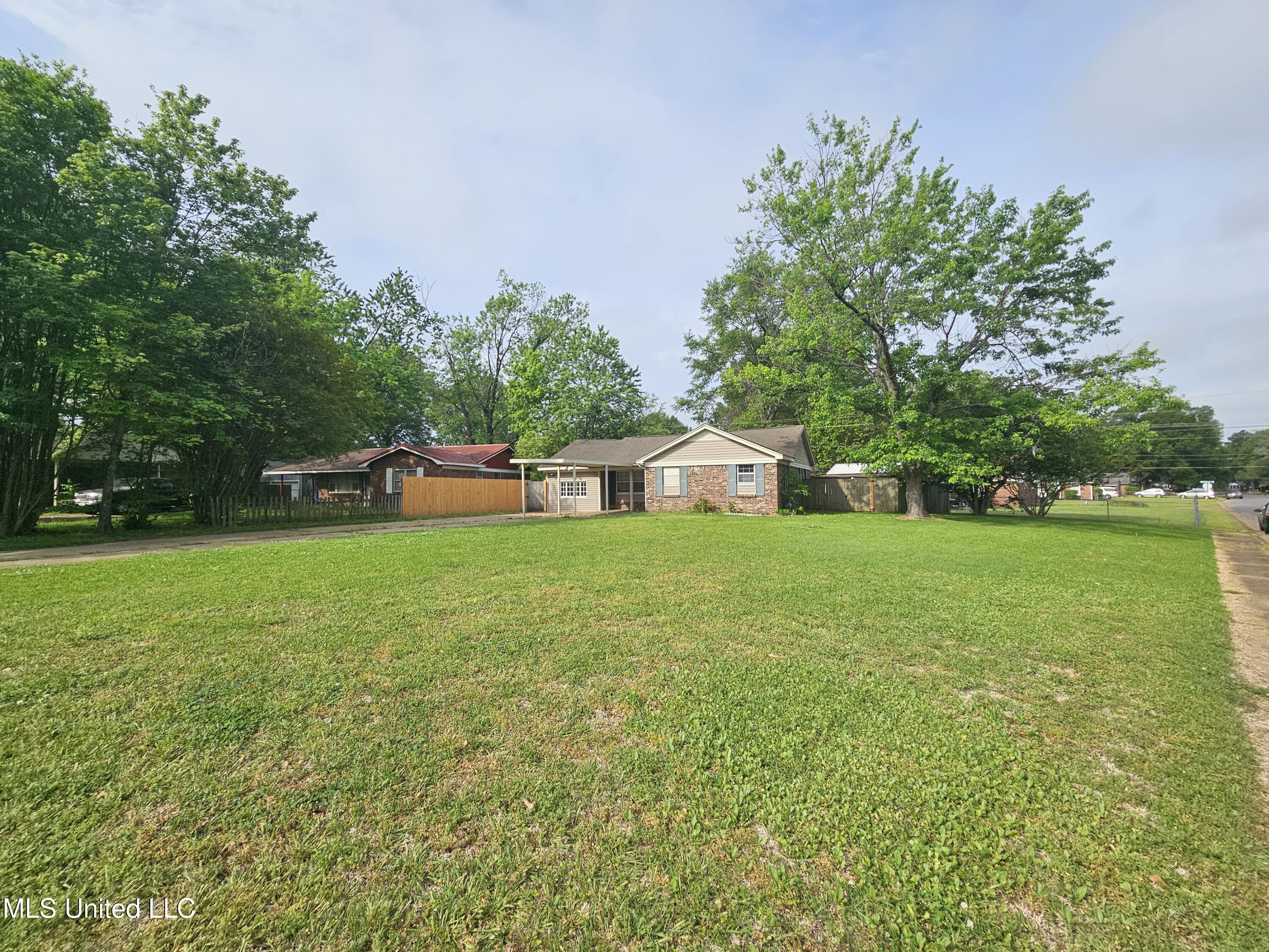 8505 W Southaven Circle, Southaven, Mississippi image 24