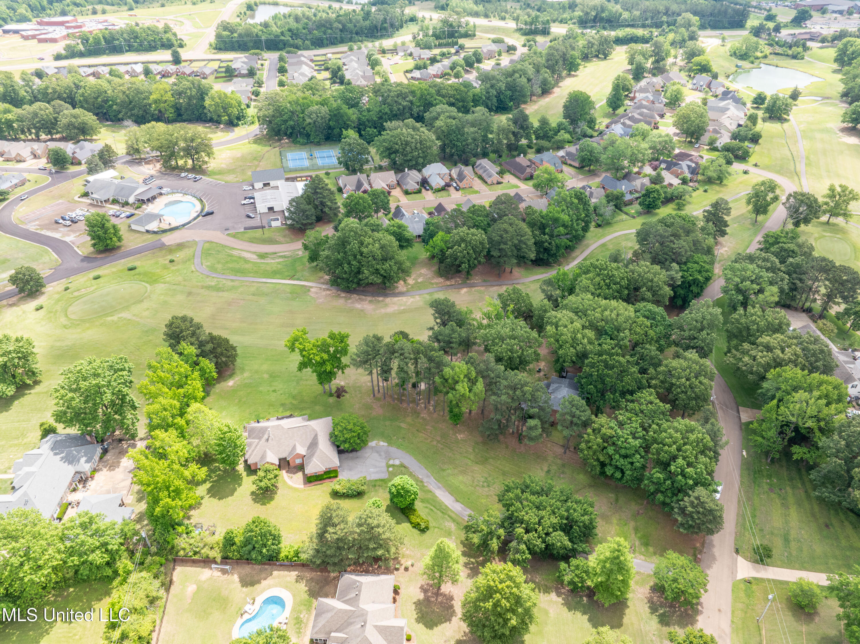 650 Fairway Drive, Hernando, Mississippi image 38