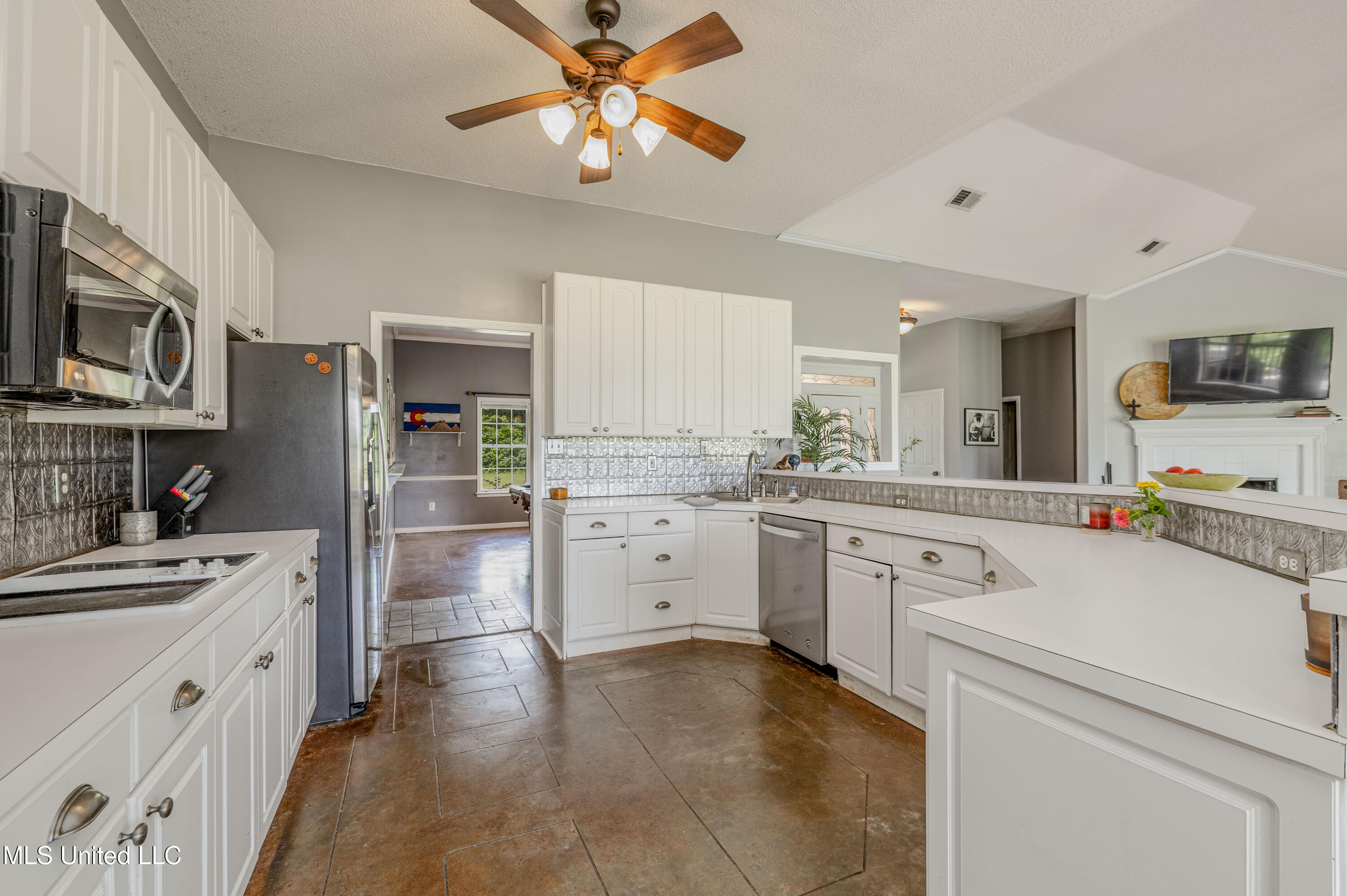 650 Fairway Drive, Hernando, Mississippi image 10