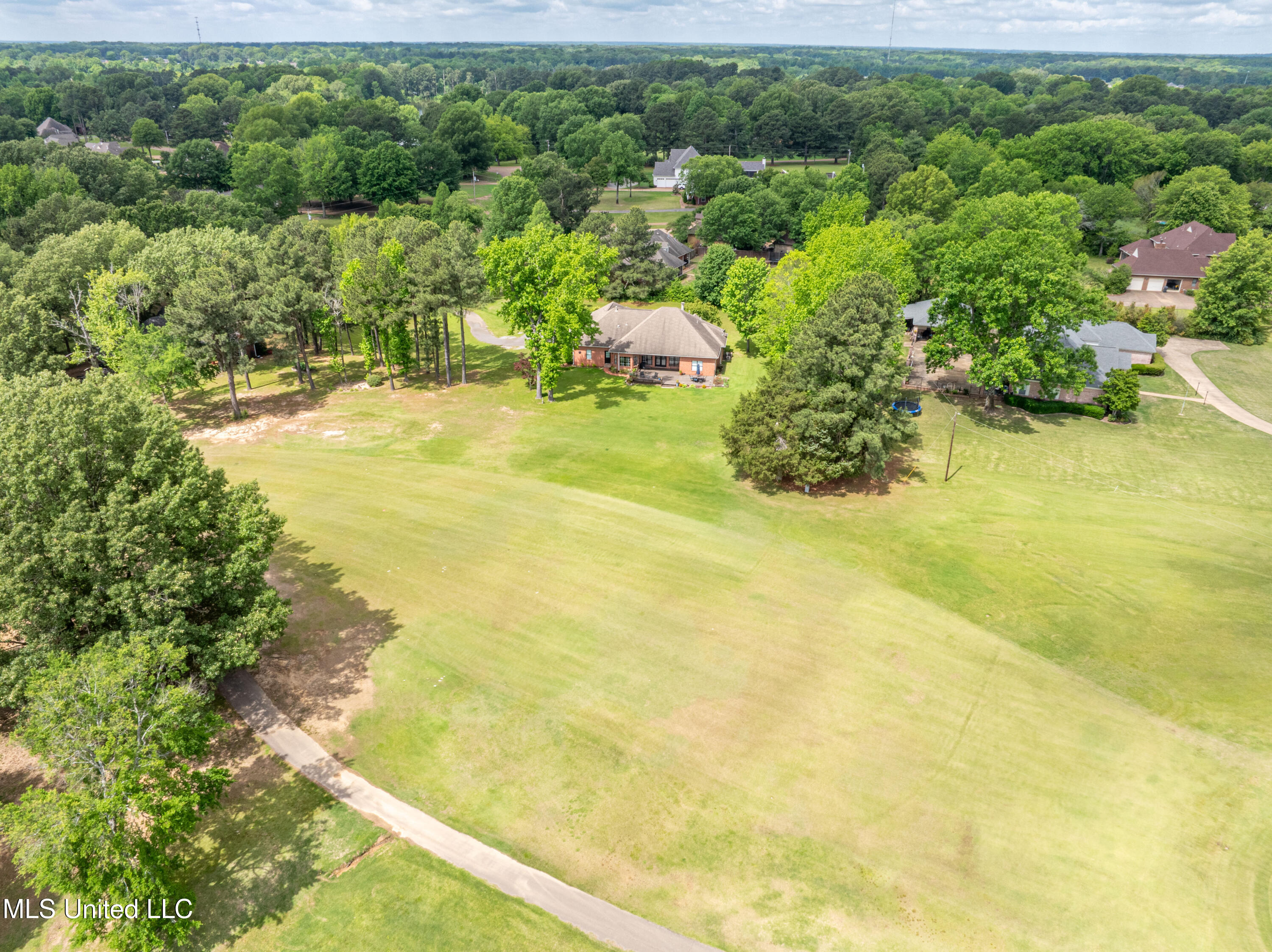 650 Fairway Drive, Hernando, Mississippi image 34