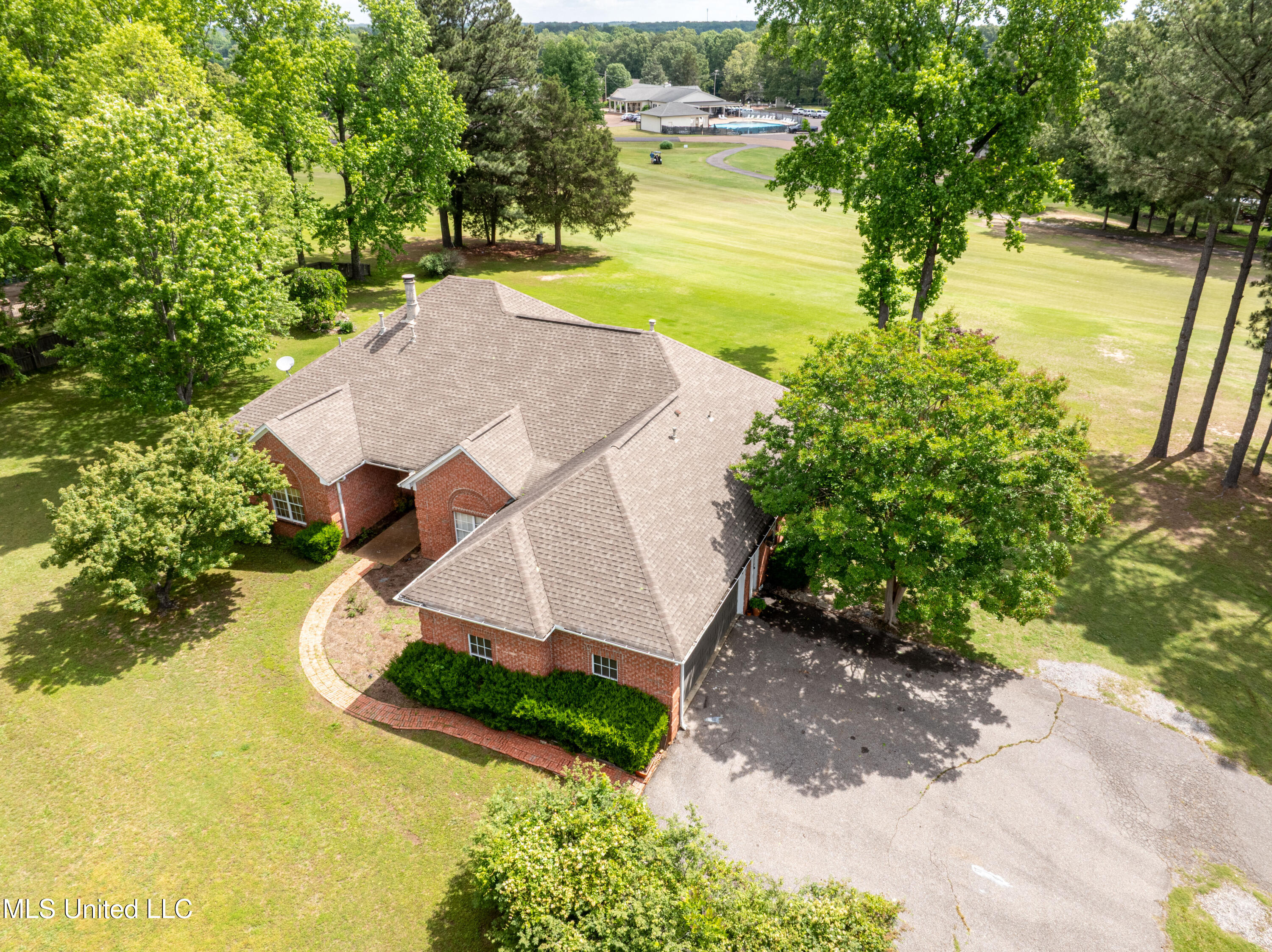 650 Fairway Drive, Hernando, Mississippi image 35