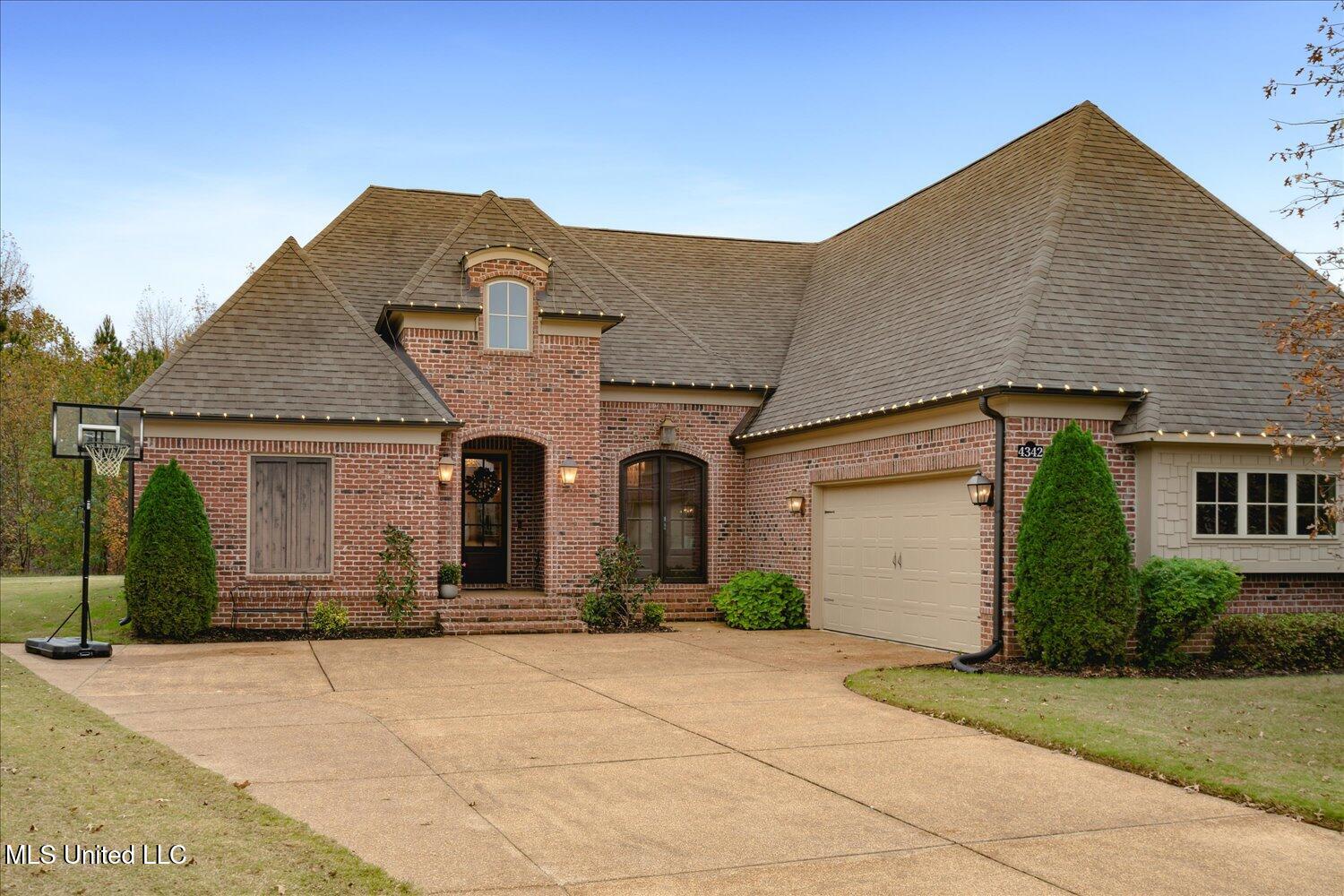 4342 Robinson Loop, Olive Branch, Mississippi image 1