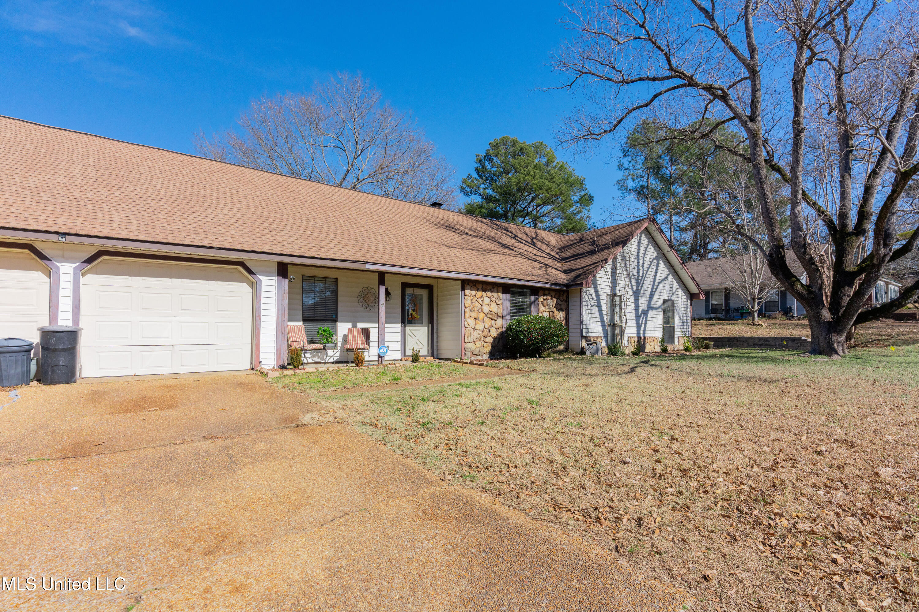 403 Hathaway Drive, Clinton, Mississippi image 2