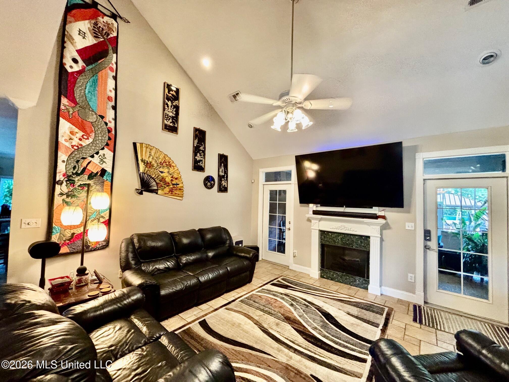 95 Pearl View Circle